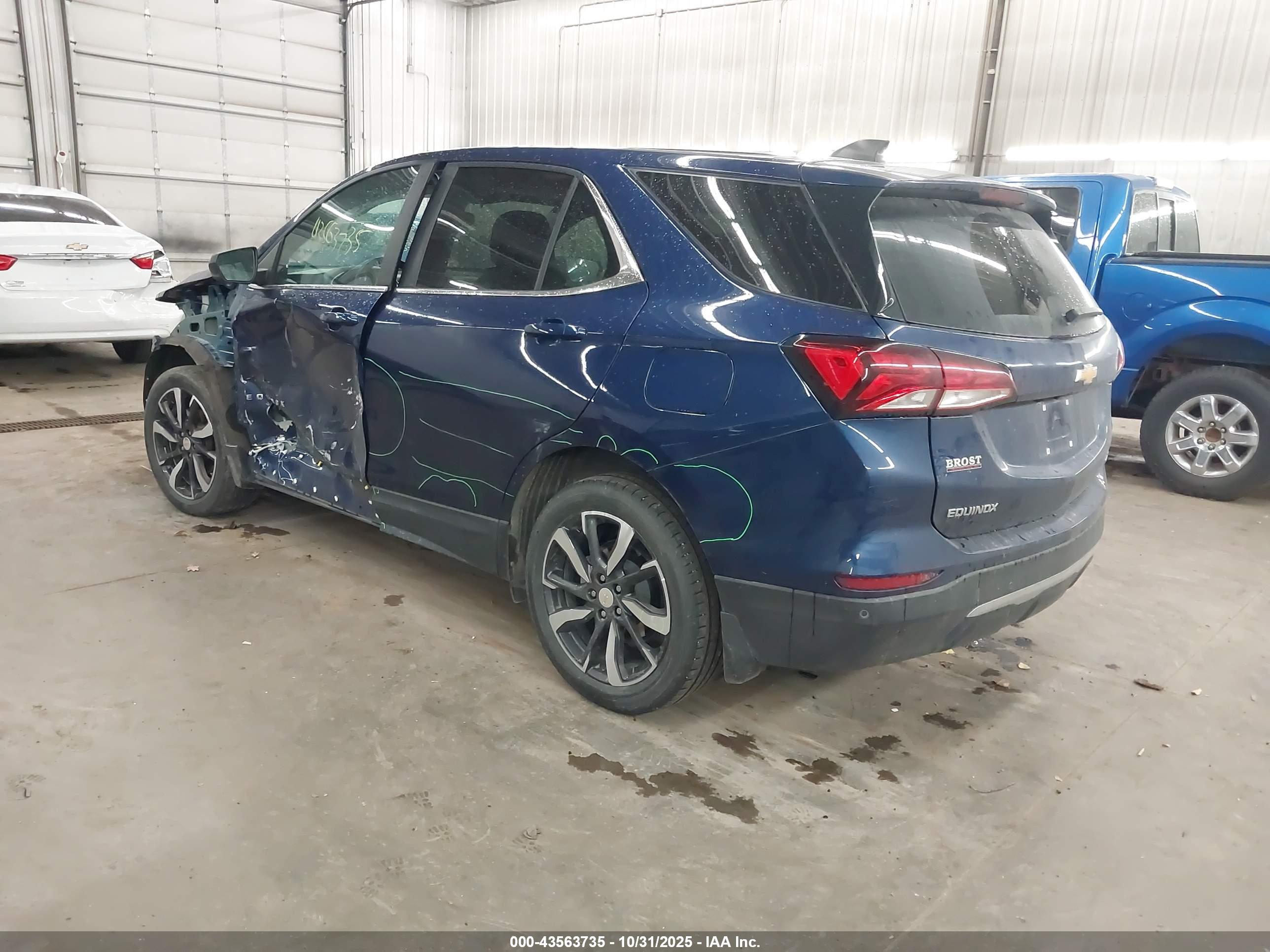 CHEVROLET EQUINOX image 3