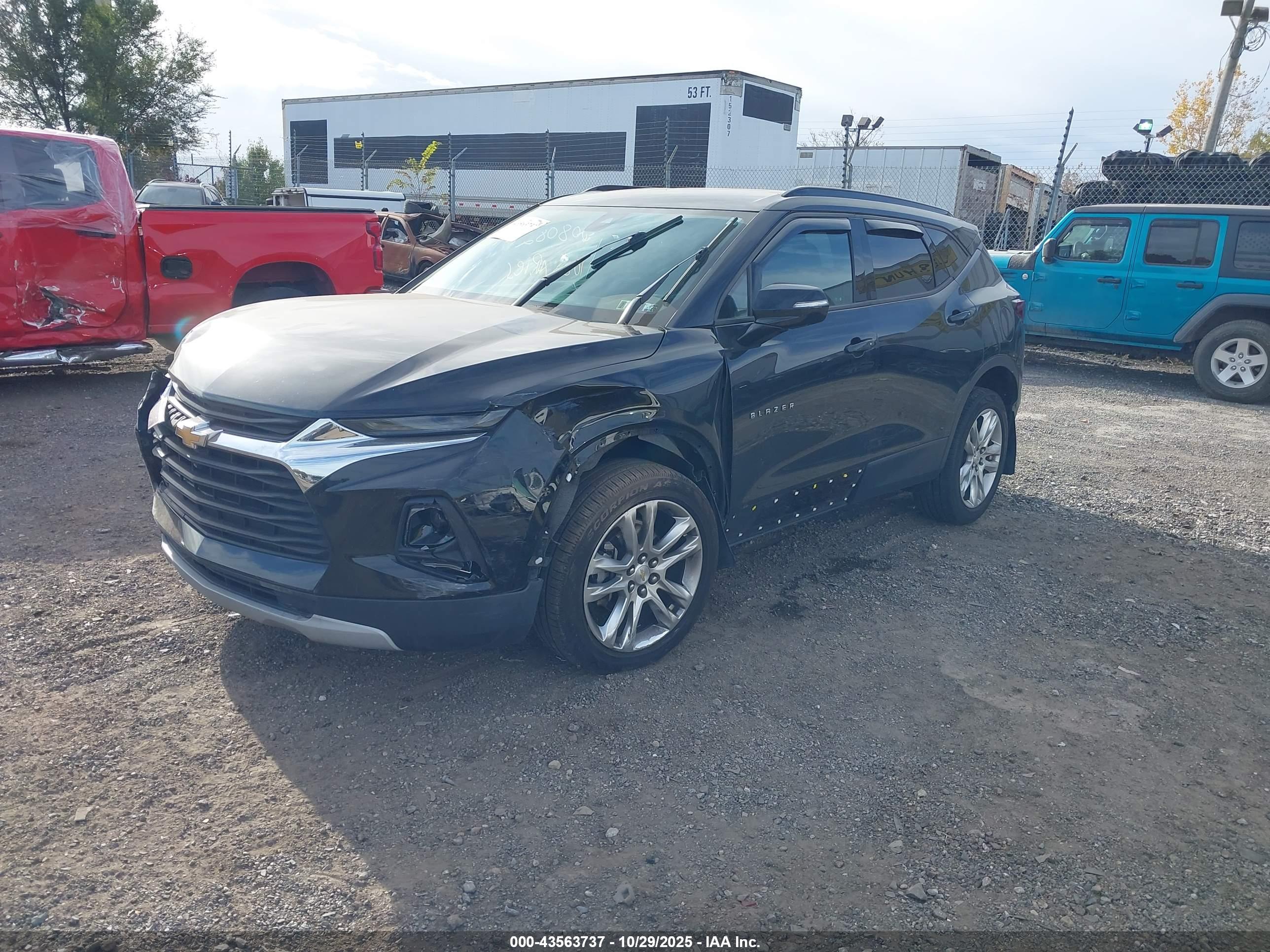 CHEVROLET BLAZER image 2