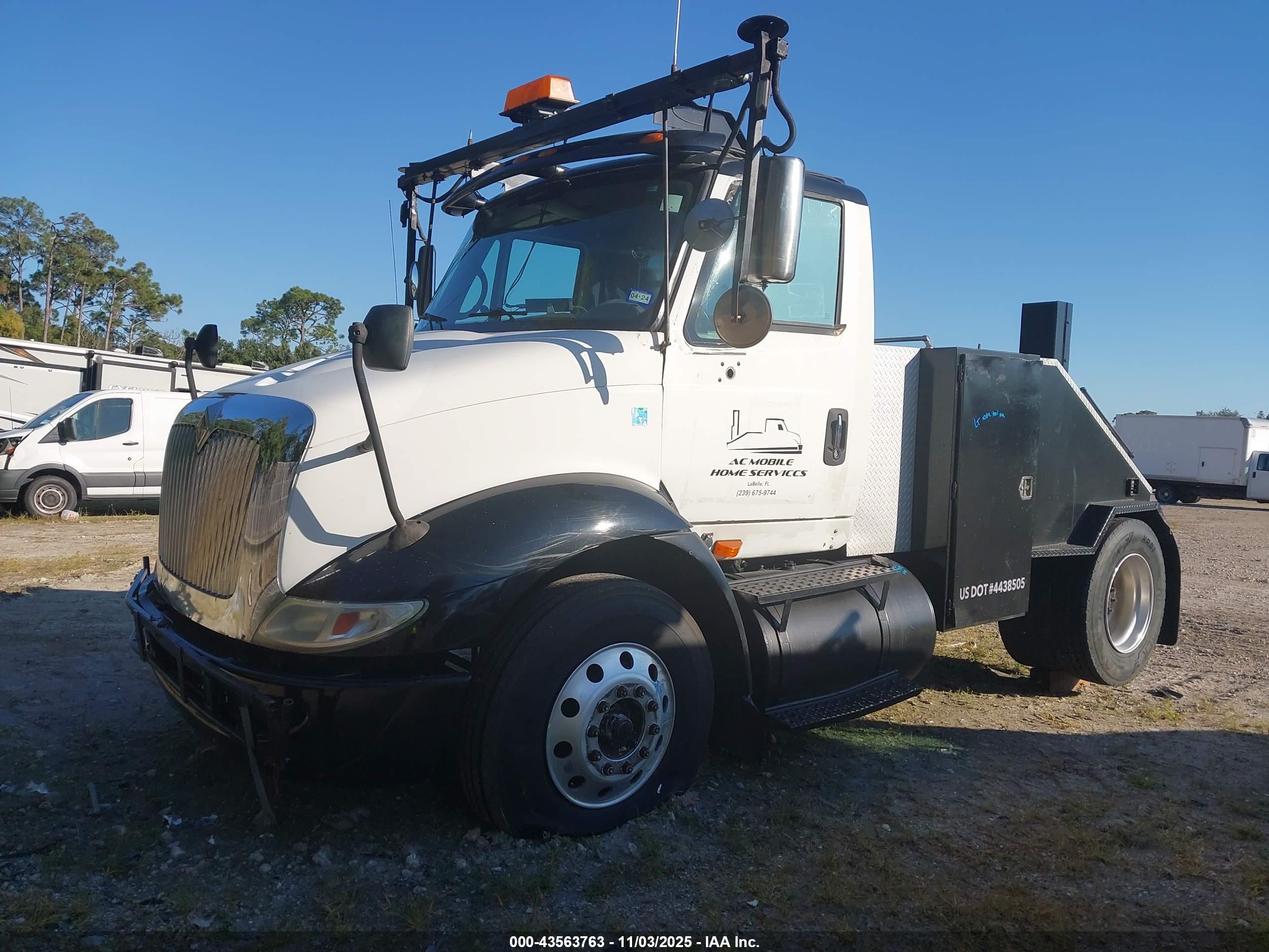 INTERNATIONAL 8000 image 2