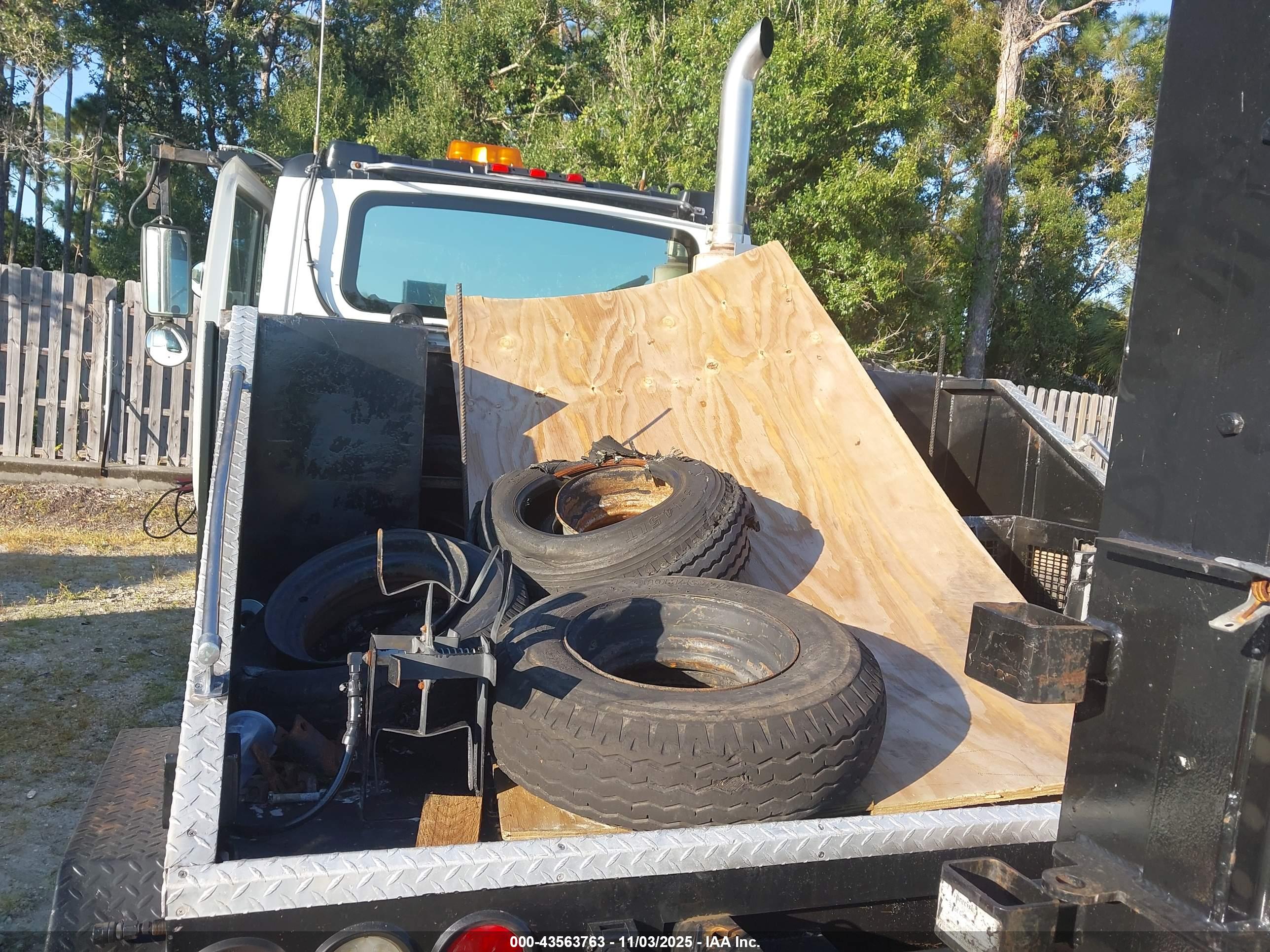 INTERNATIONAL 8000 image 7