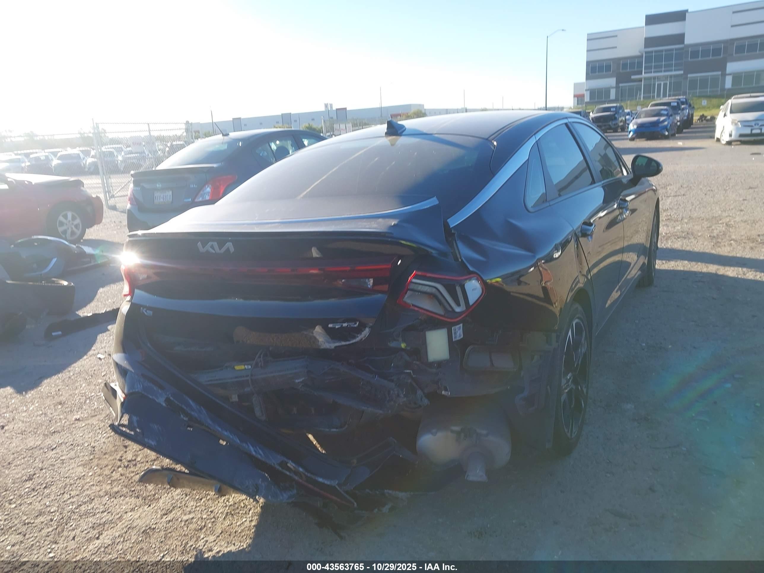 KIA K5 image 4