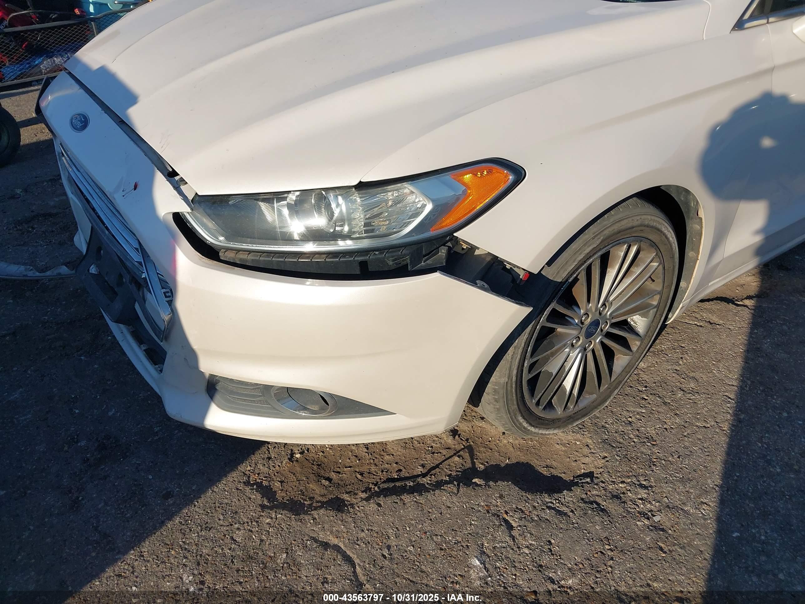 FORD FUSION image 6