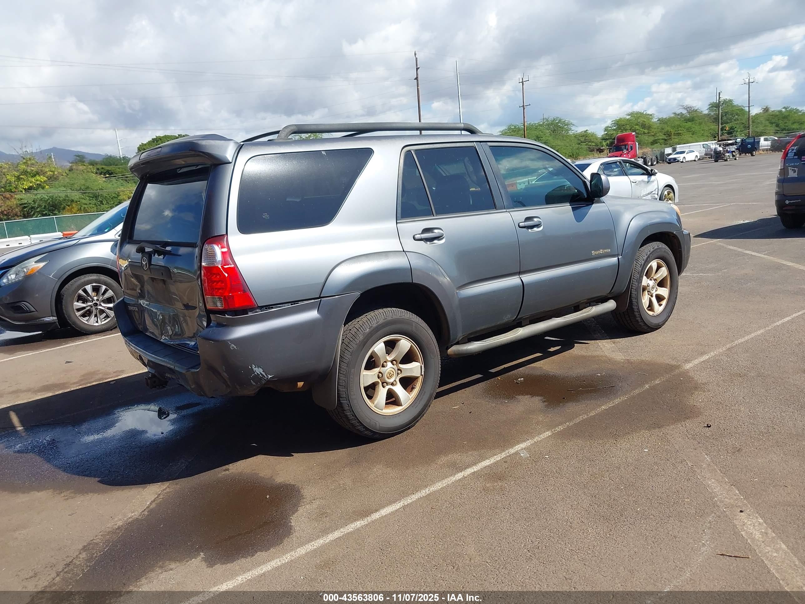 TOYOTA 4RUNNER image 4