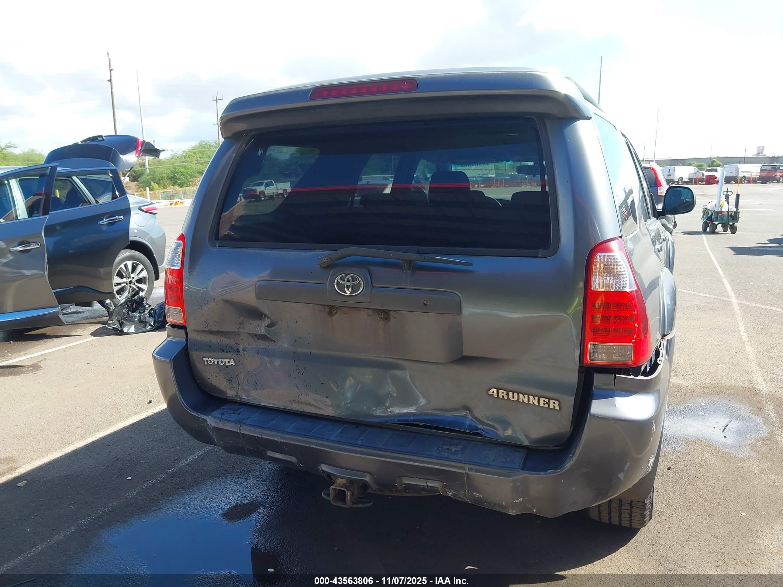 TOYOTA 4RUNNER image 6