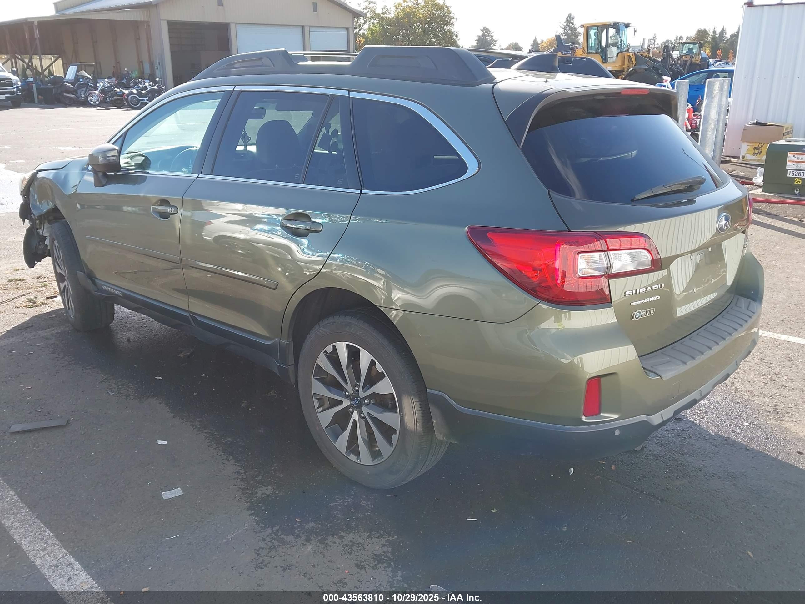 SUBARU OUTBACK image 3