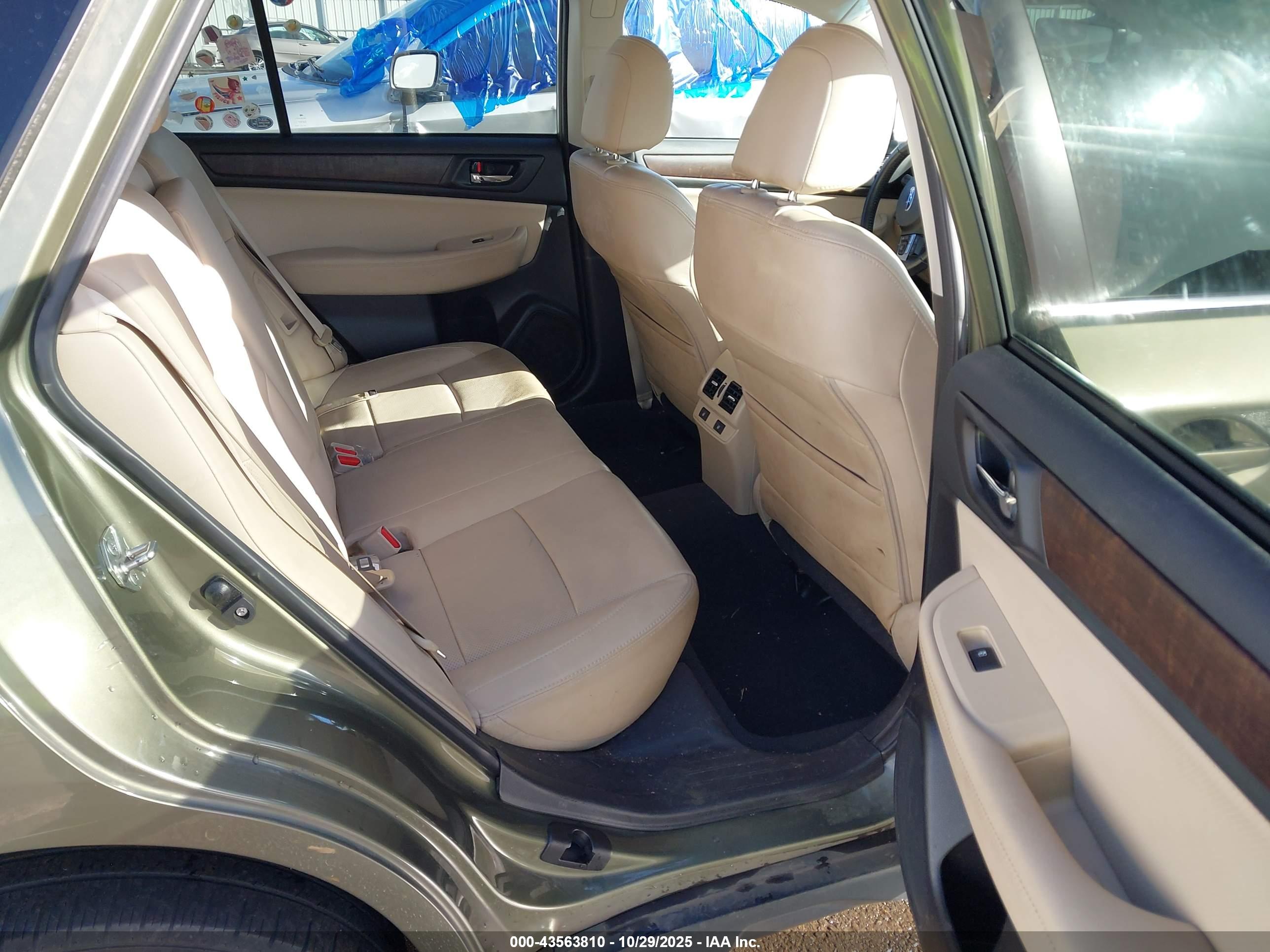 SUBARU OUTBACK image 8