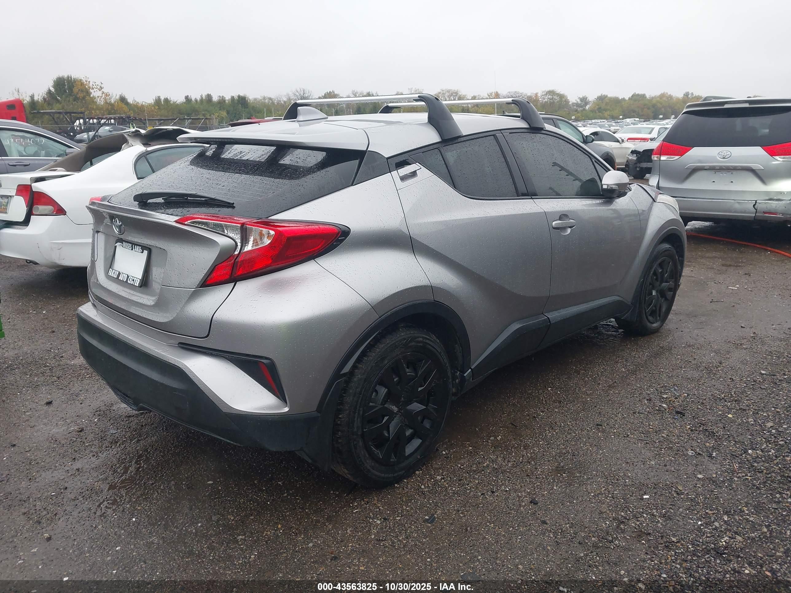 TOYOTA C-HR image 4