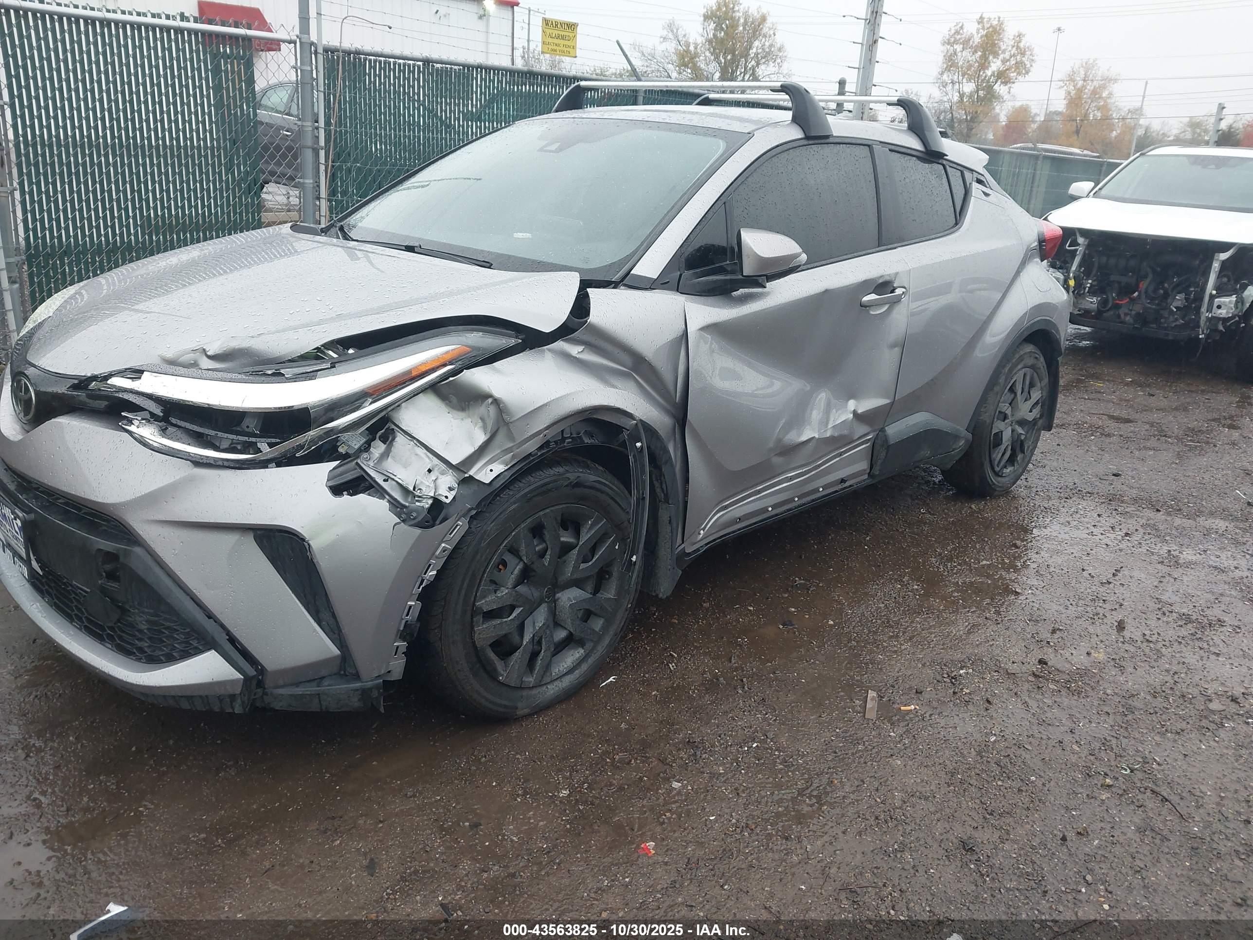 TOYOTA C-HR image 6