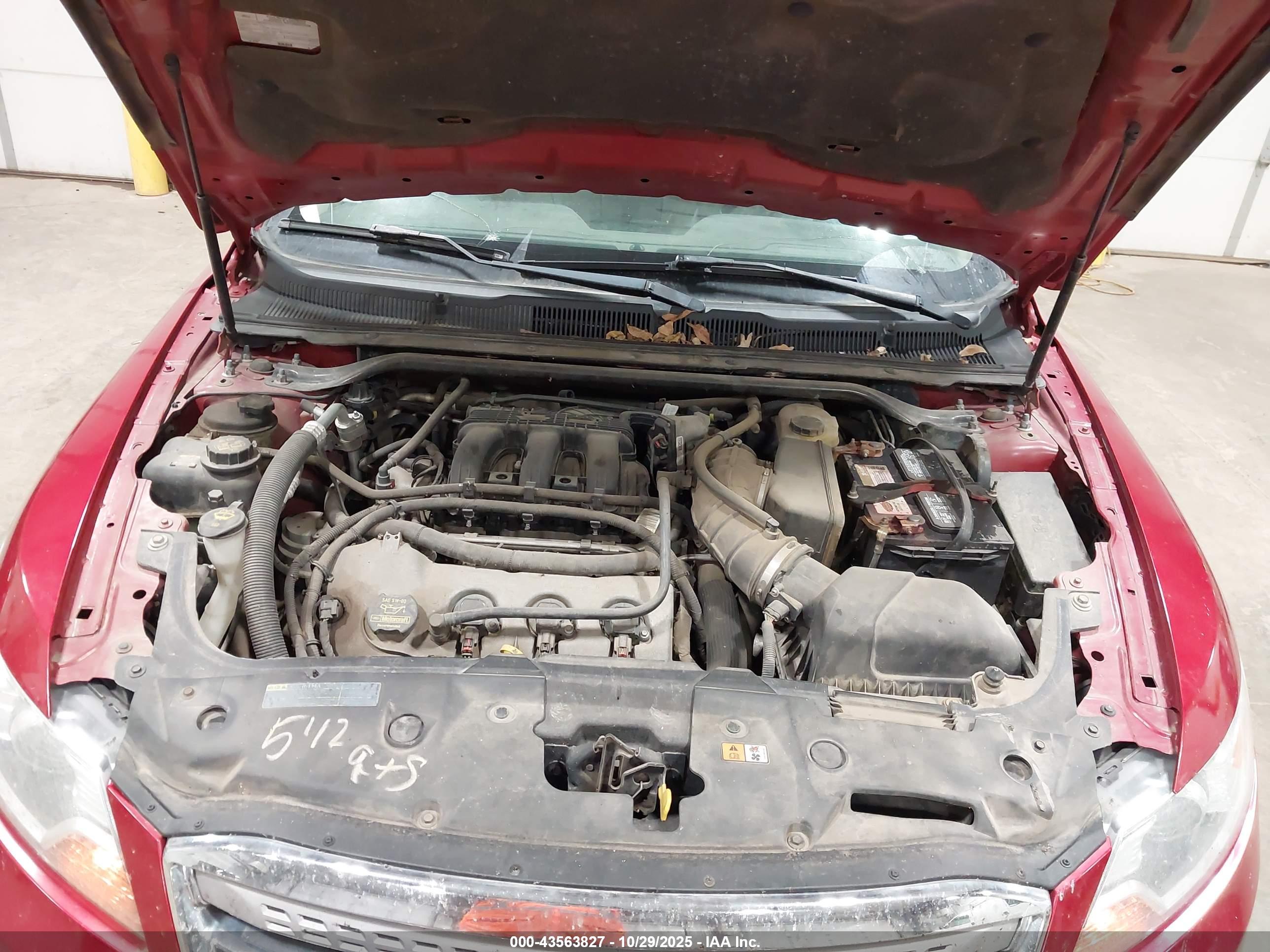 FORD TAURUS image 10
