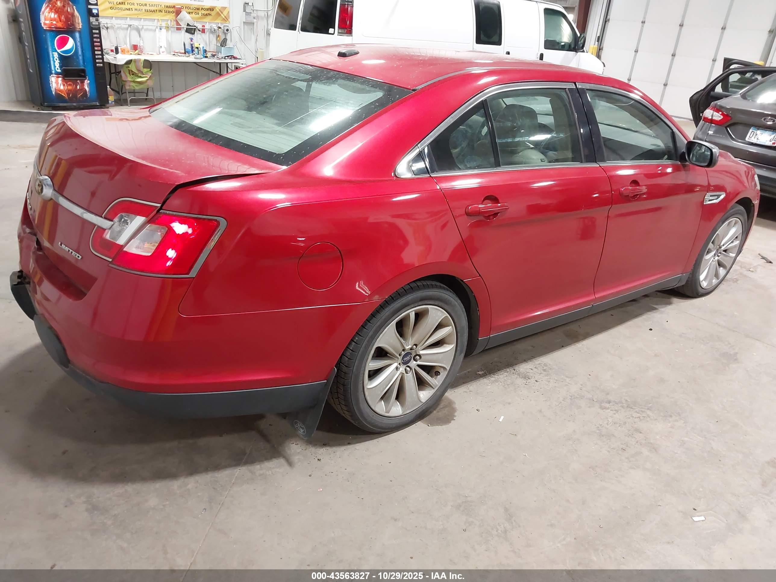 FORD TAURUS image 4