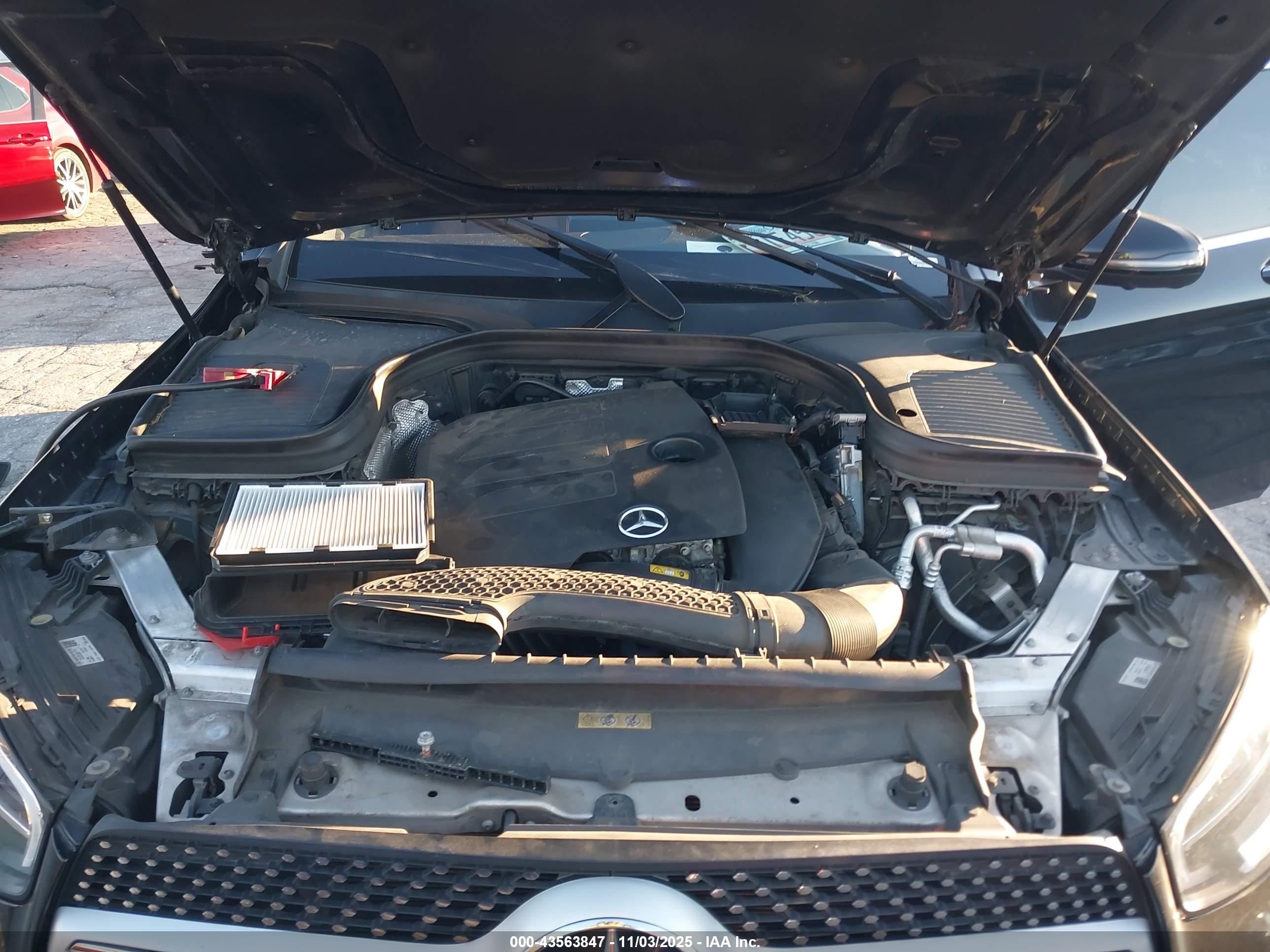MERCEDES-BENZ GLC image 10