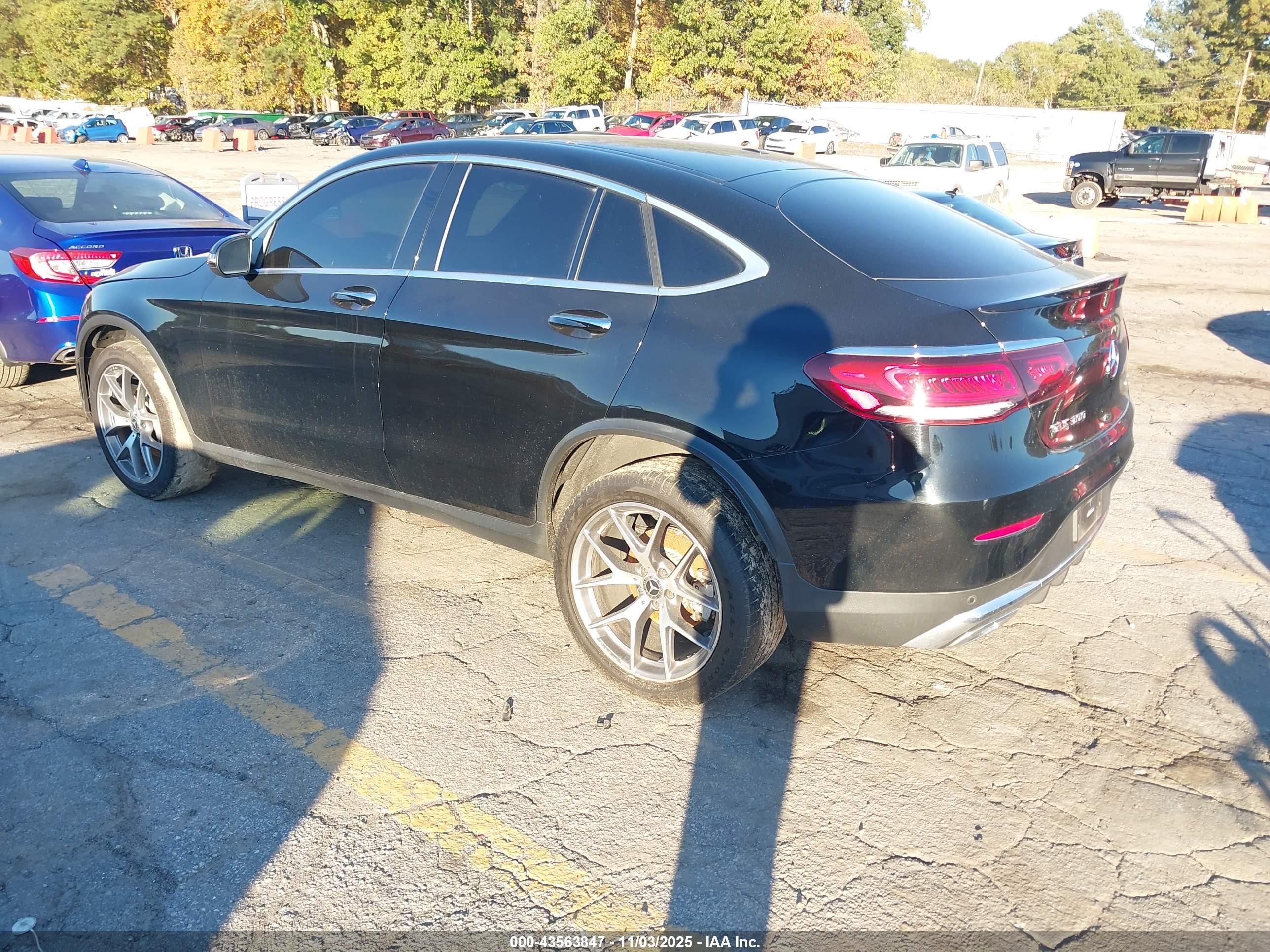 MERCEDES-BENZ GLC image 3