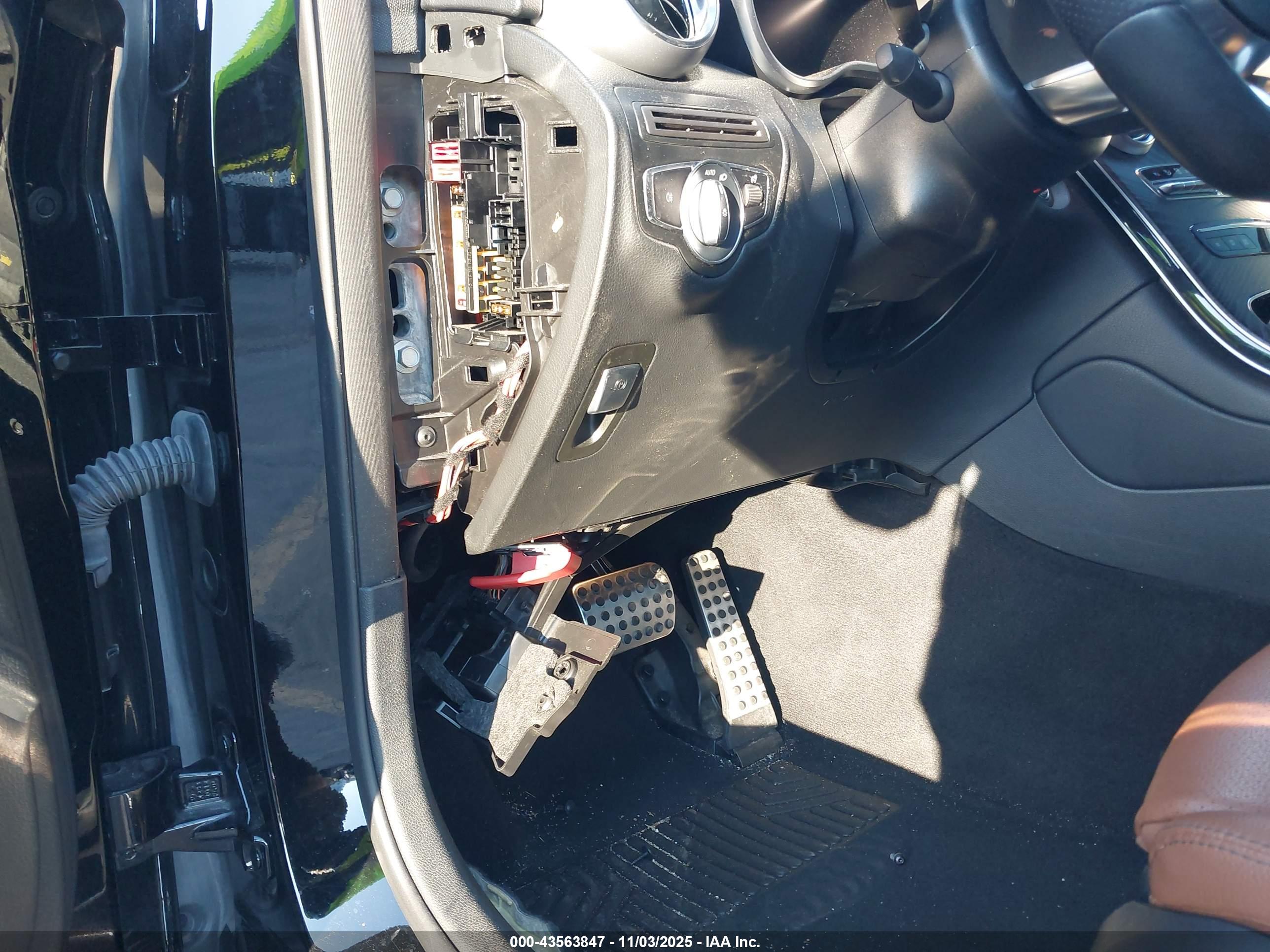 MERCEDES-BENZ GLC image 6