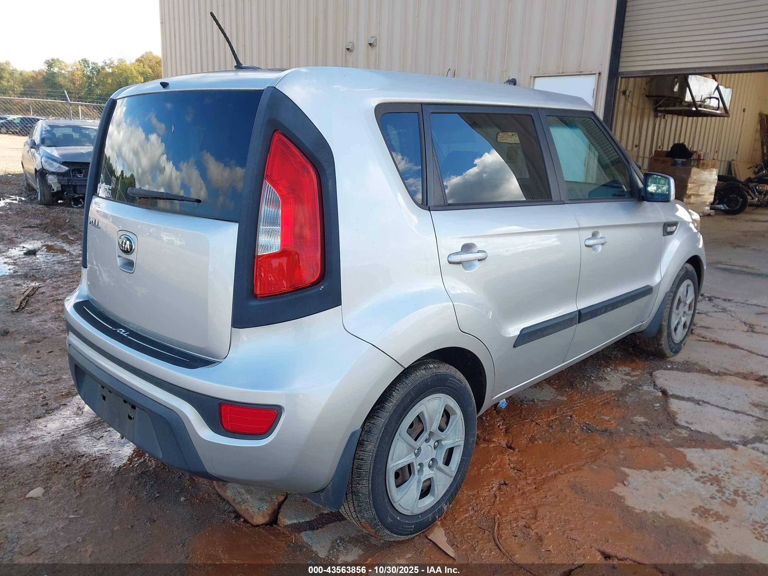 KIA SOUL image 4