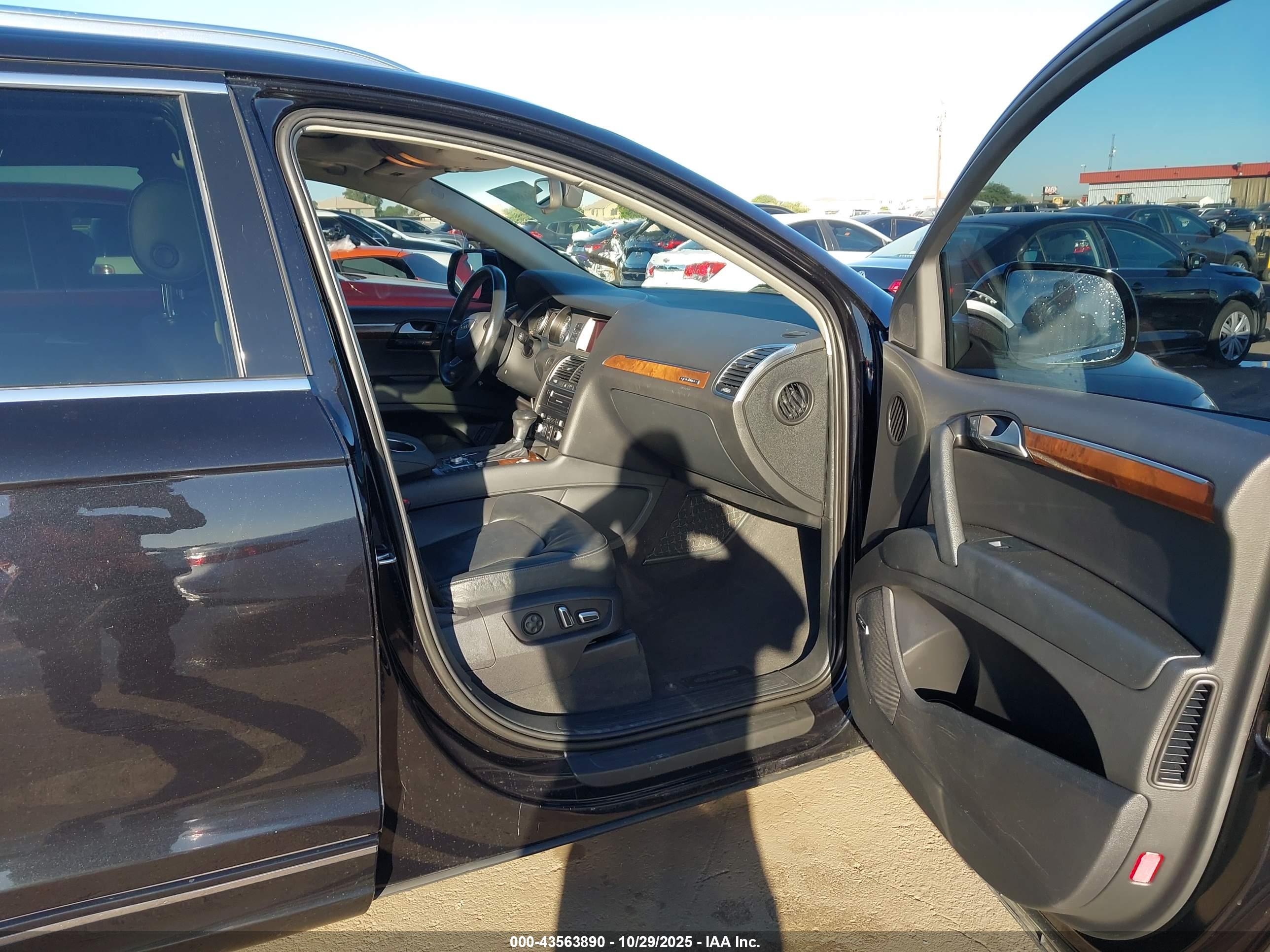 AUDI Q7 image 5