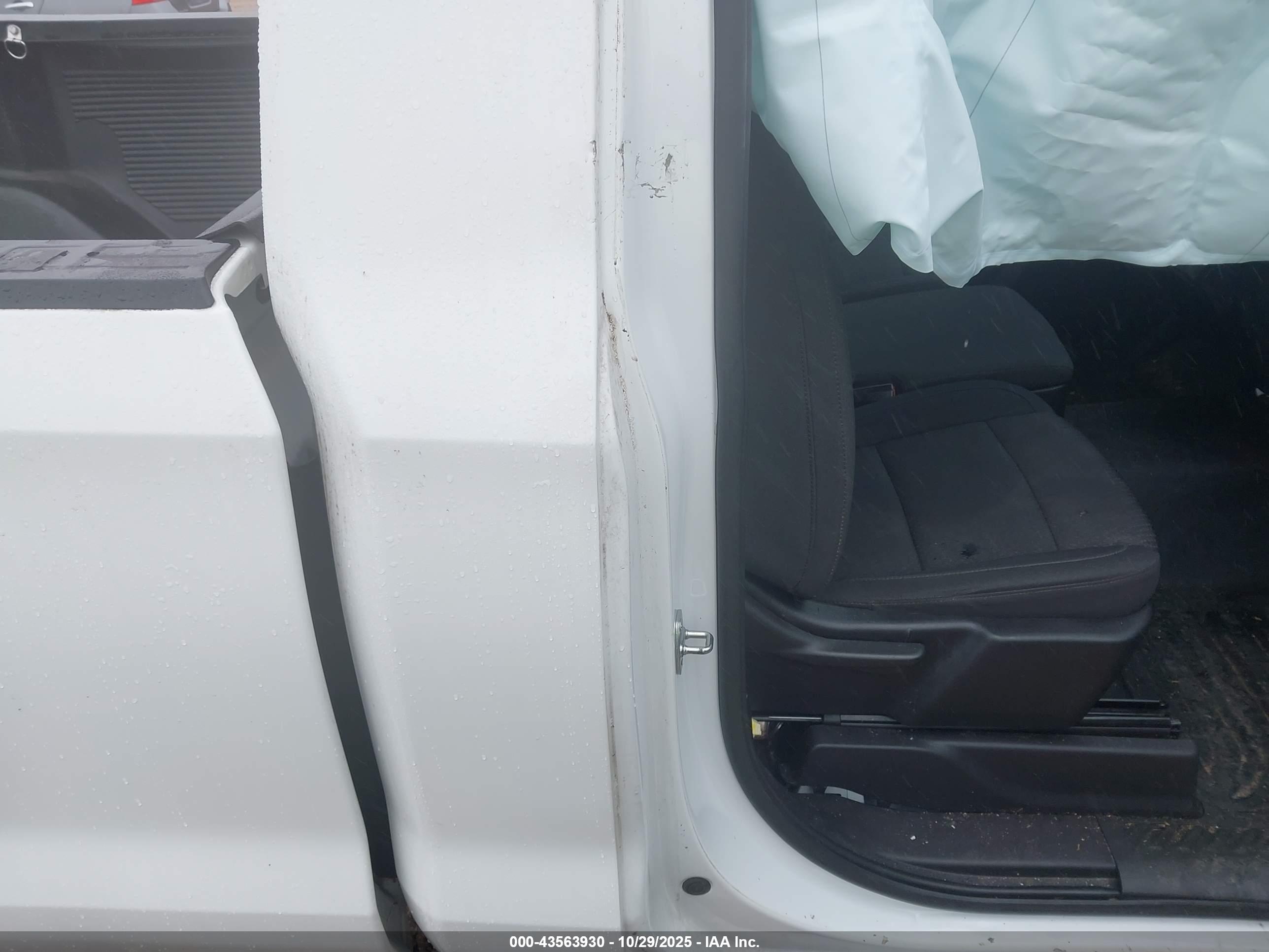 CHEVROLET SILVERADO image 8