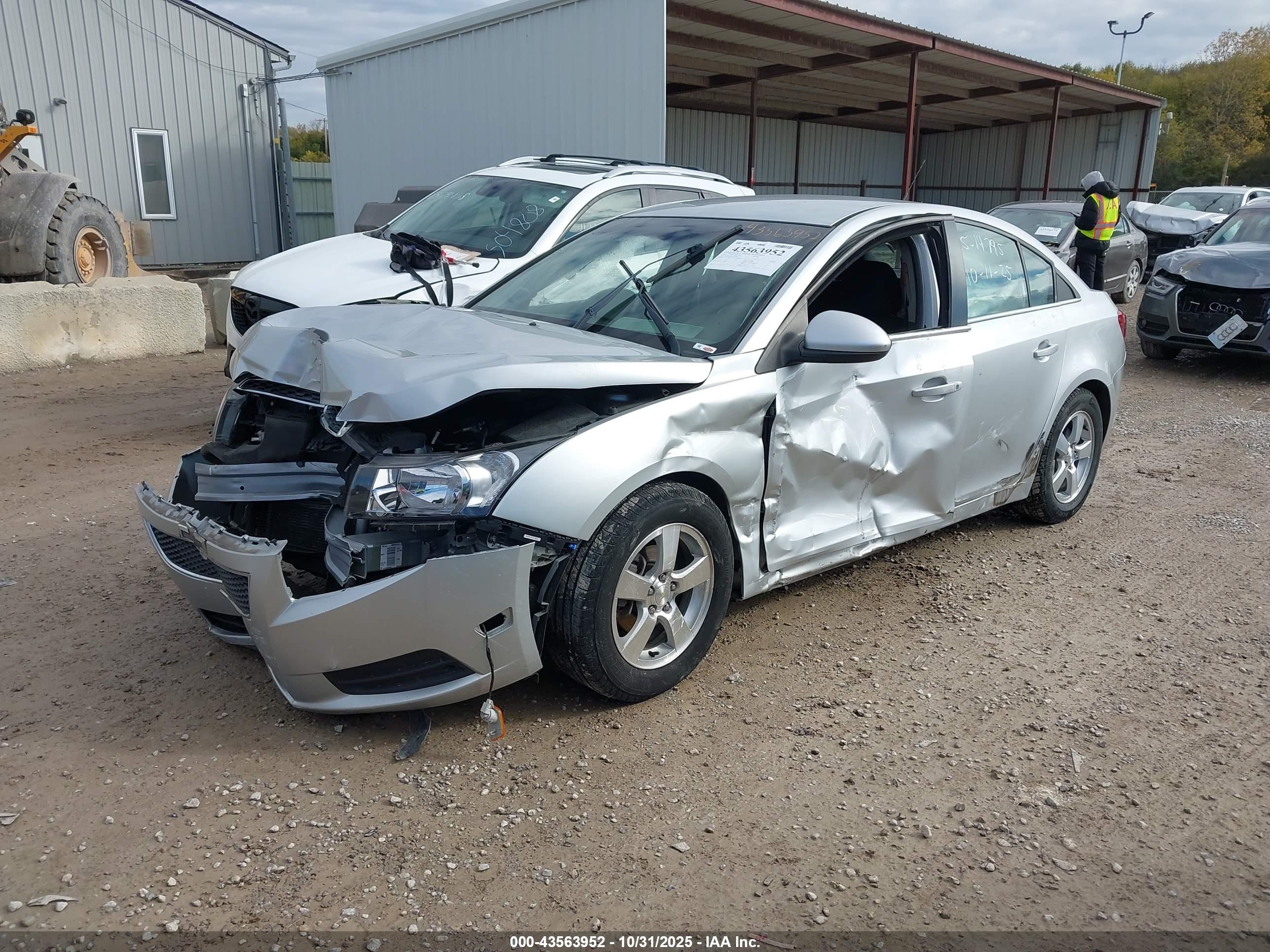 CHEVROLET CRUZE image 2