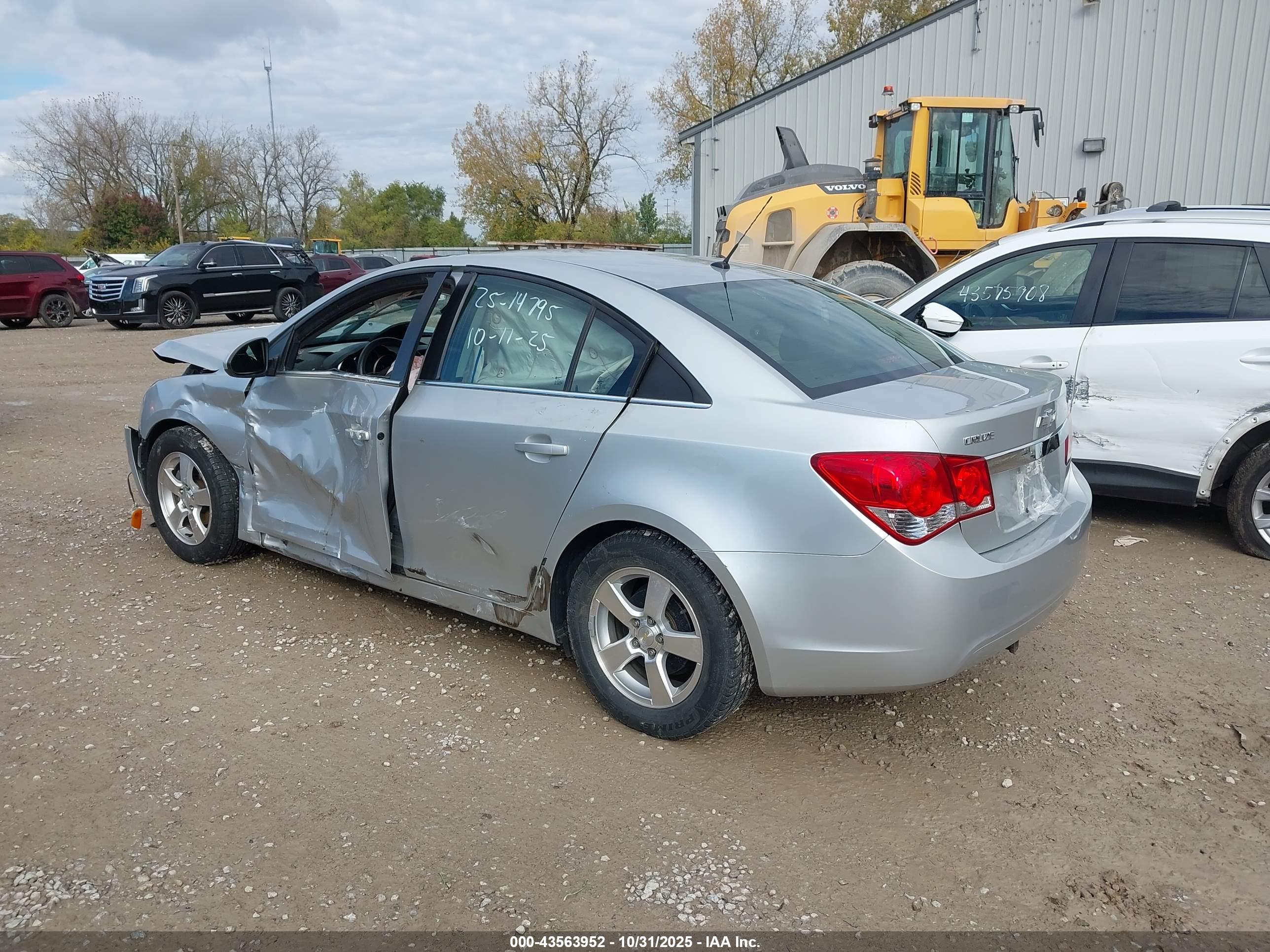 CHEVROLET CRUZE image 3