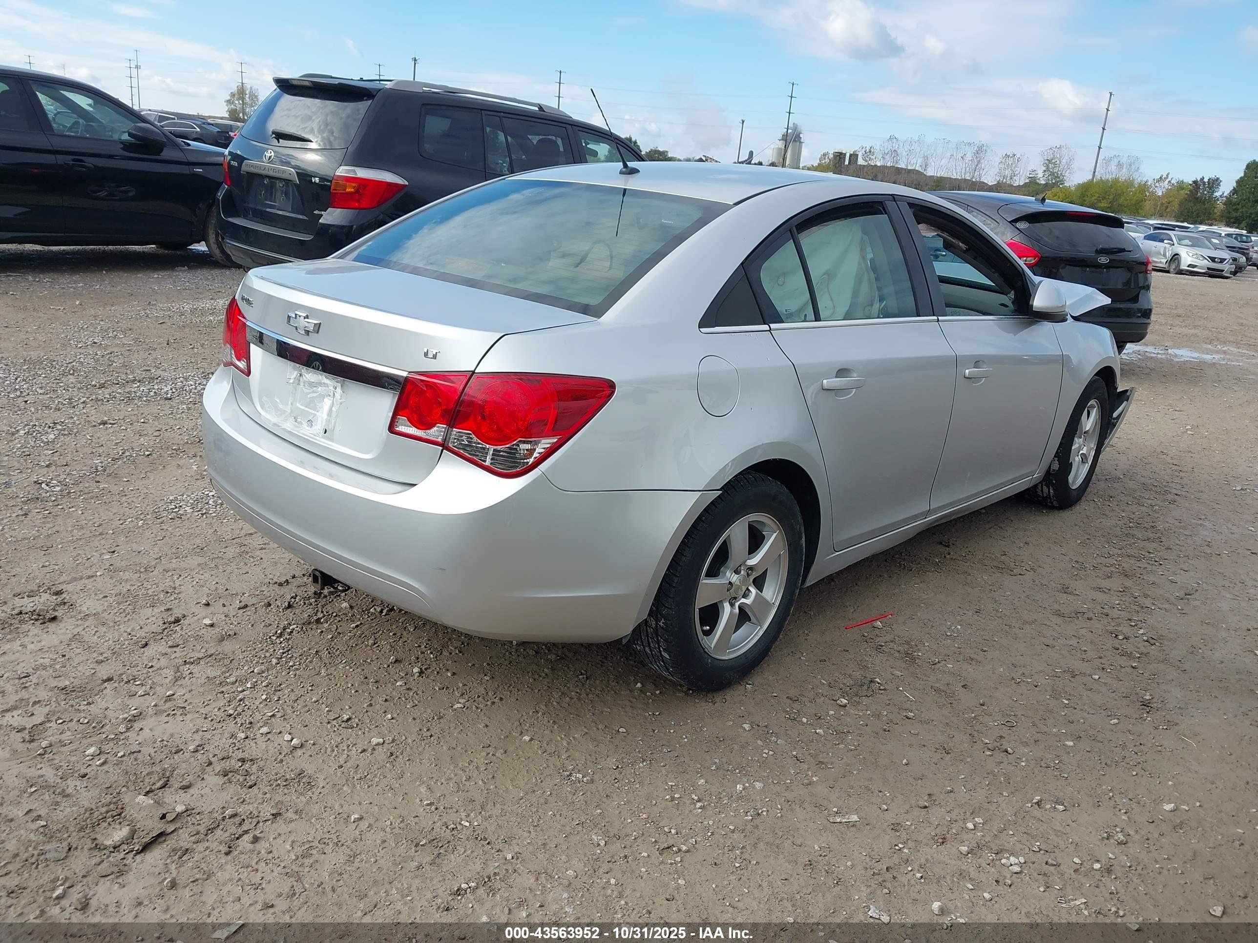 CHEVROLET CRUZE image 4