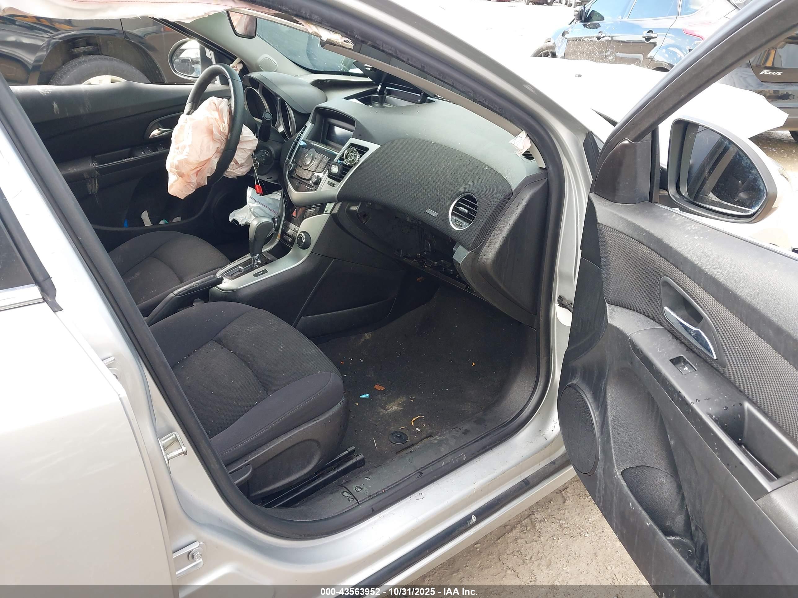 CHEVROLET CRUZE image 5