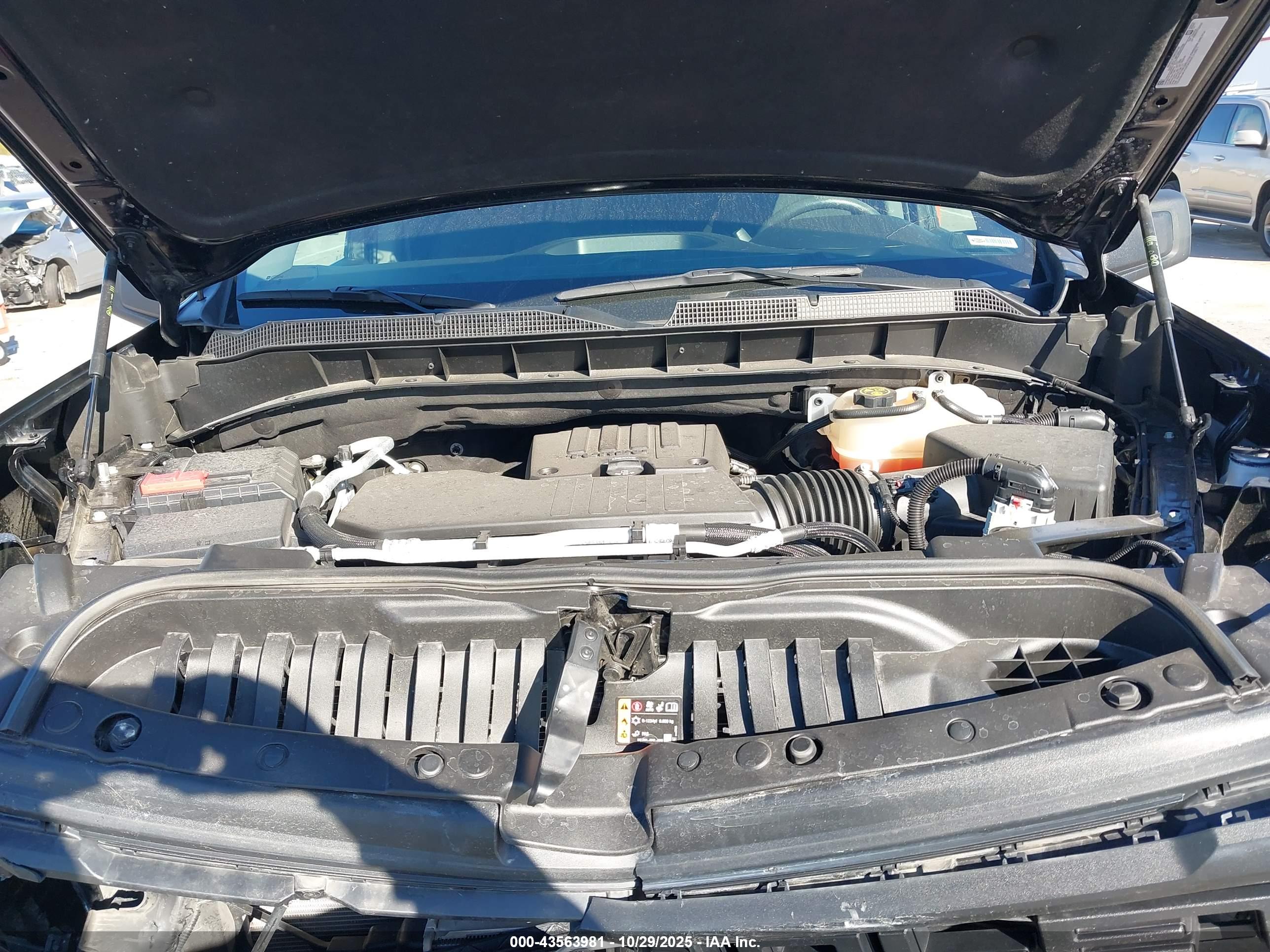 CHEVROLET SILVERADO image 10