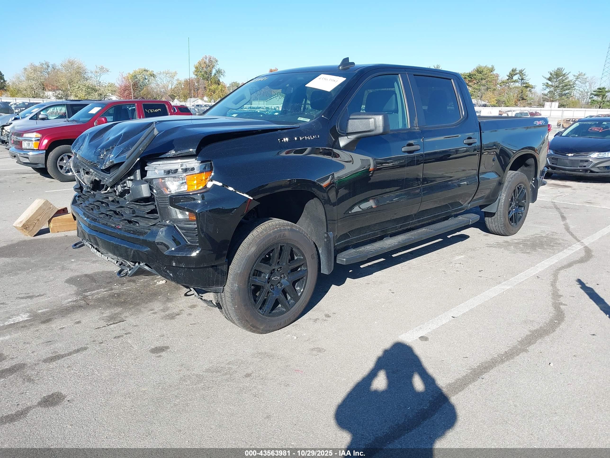 CHEVROLET SILVERADO image 2