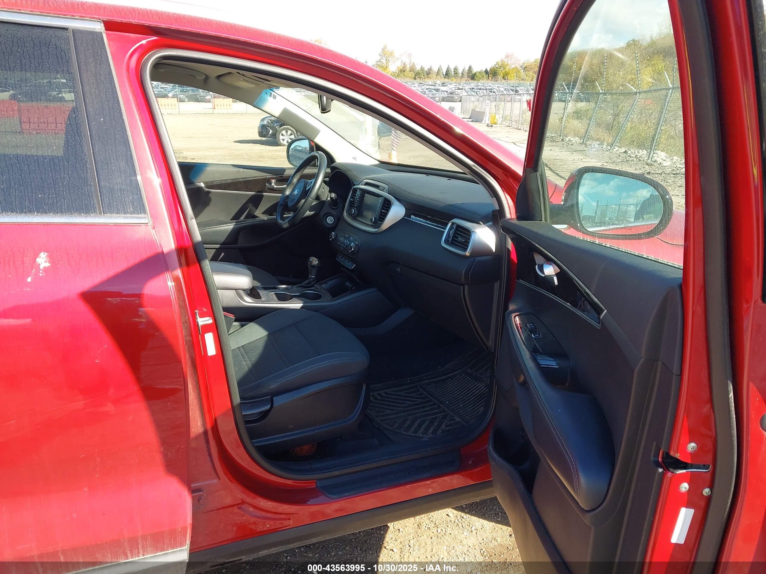 KIA SORENTO image 5