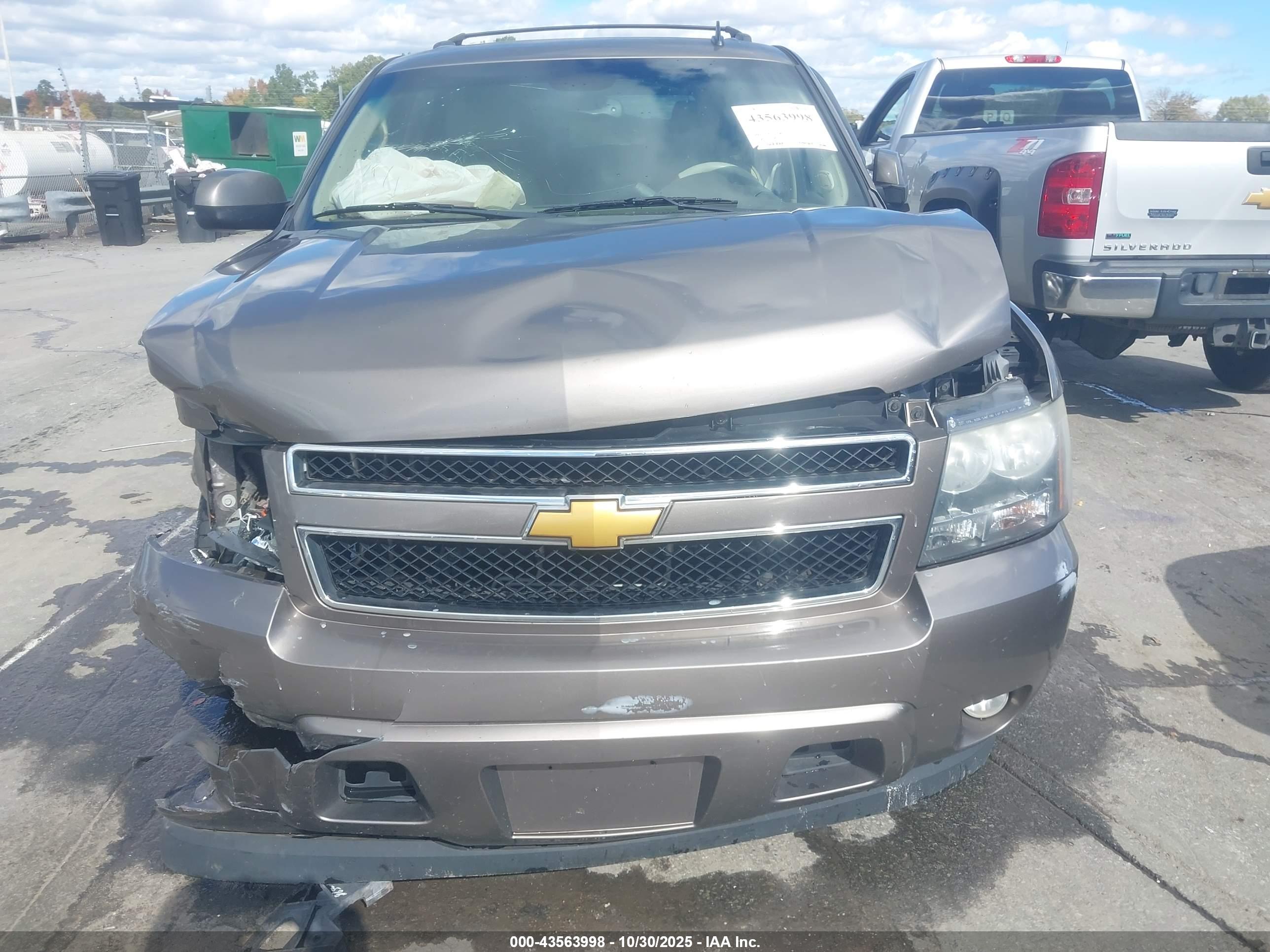 CHEVROLET TAHOE image 10