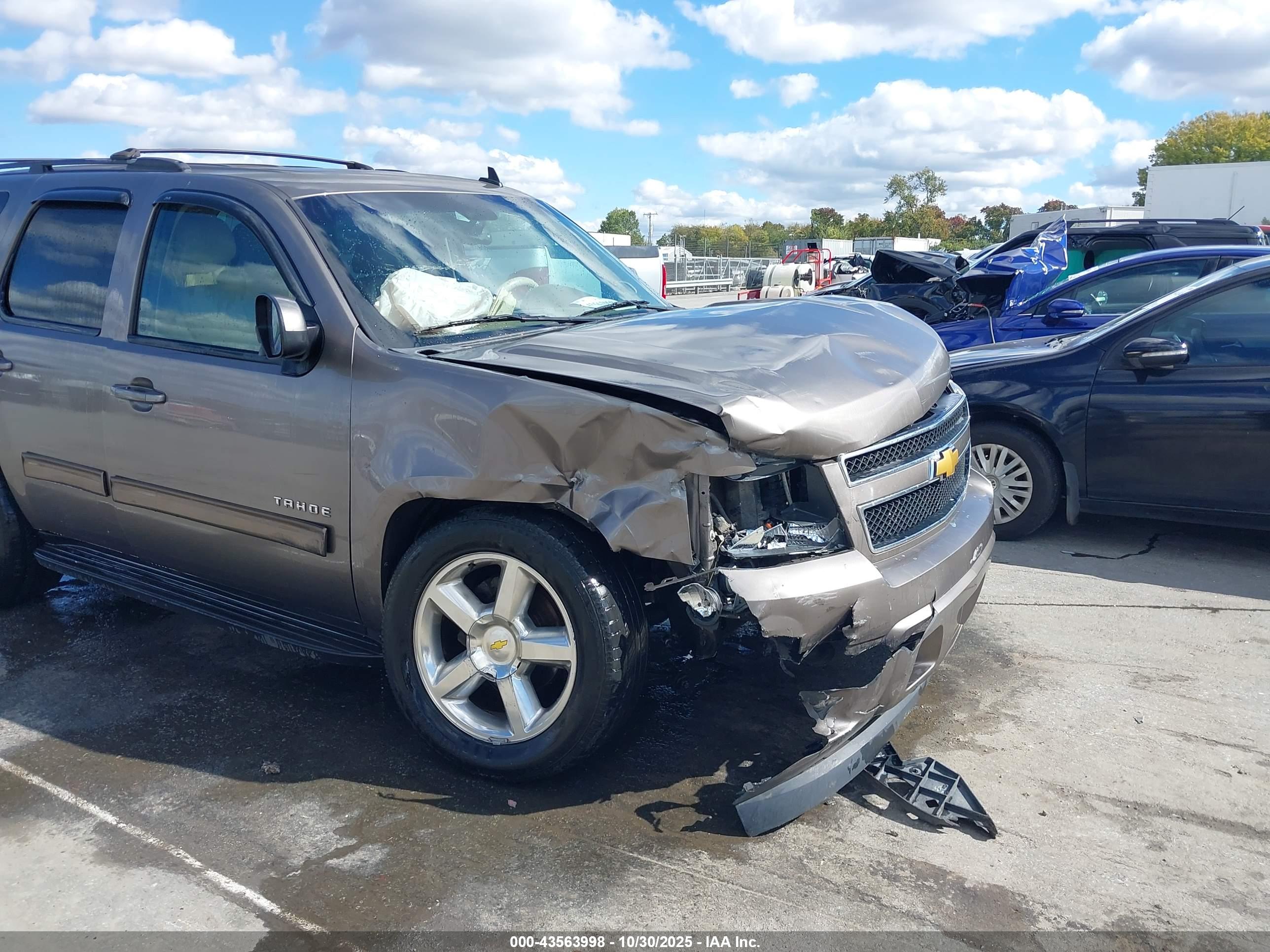 CHEVROLET TAHOE image 6