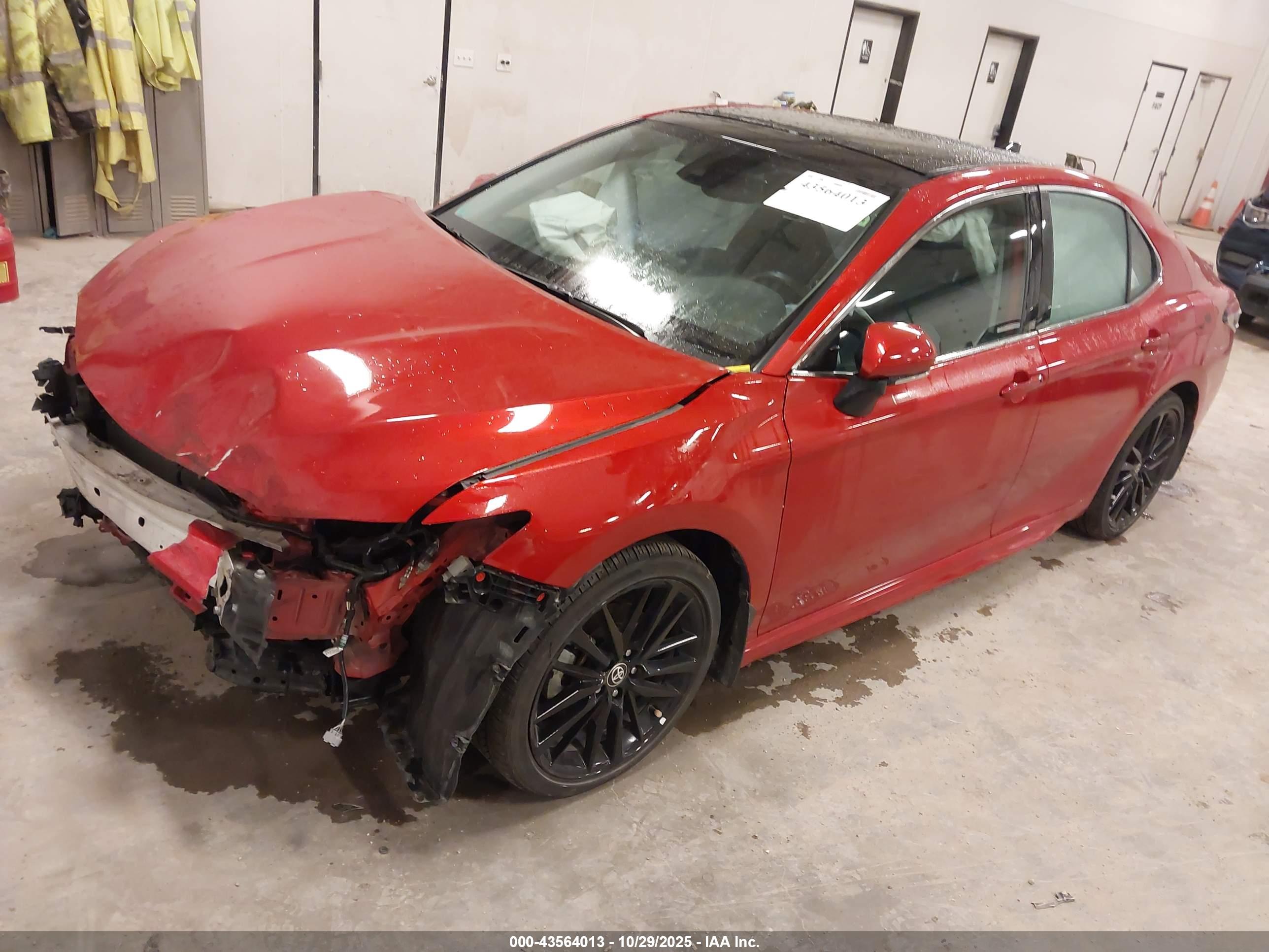 TOYOTA CAMRY image 2