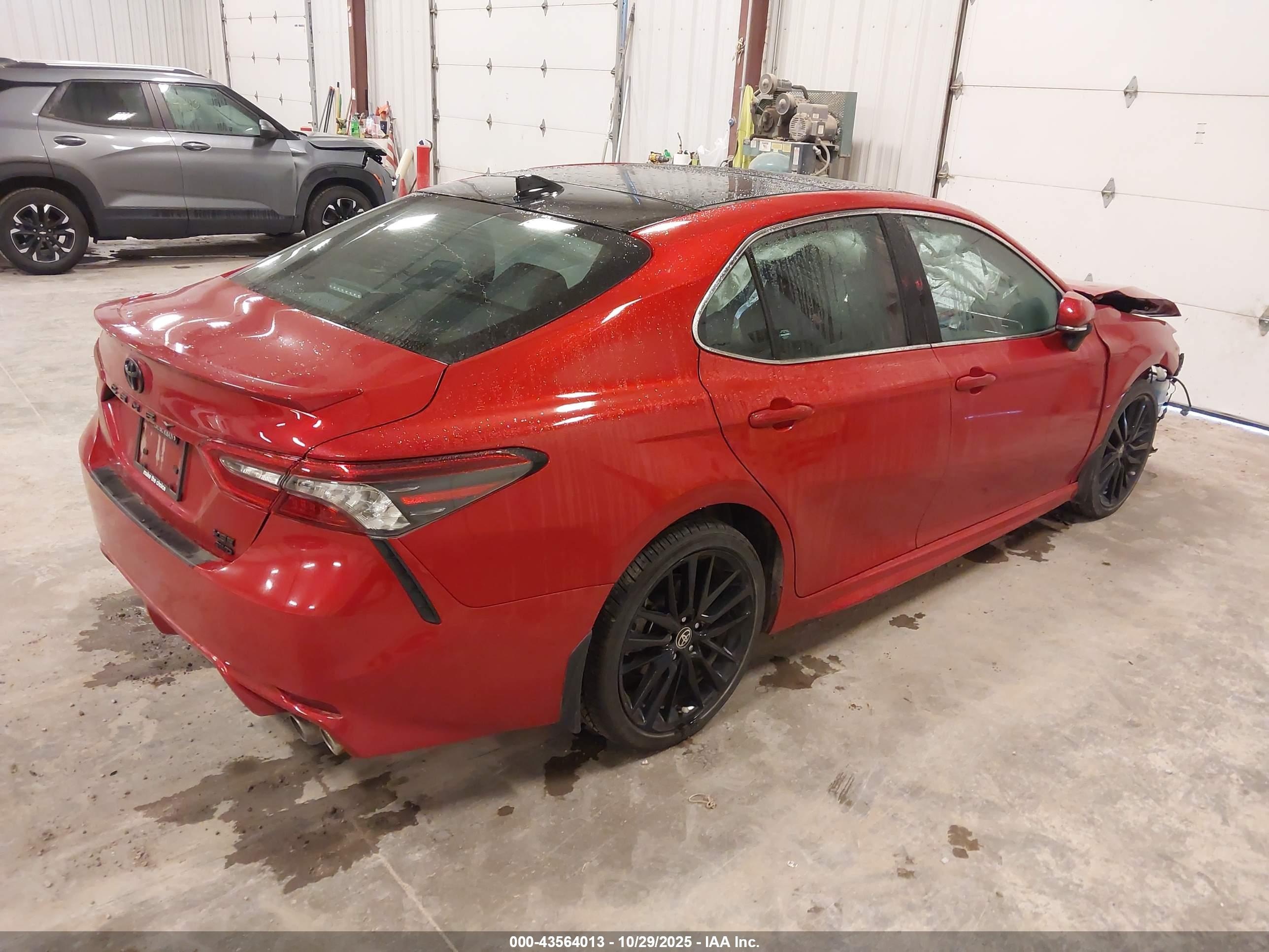 TOYOTA CAMRY image 4
