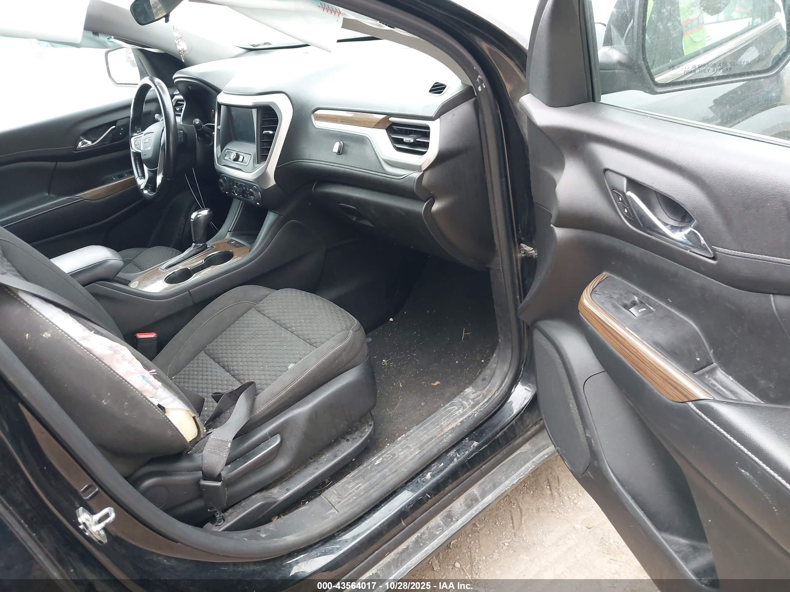 GMC ACADIA image 5