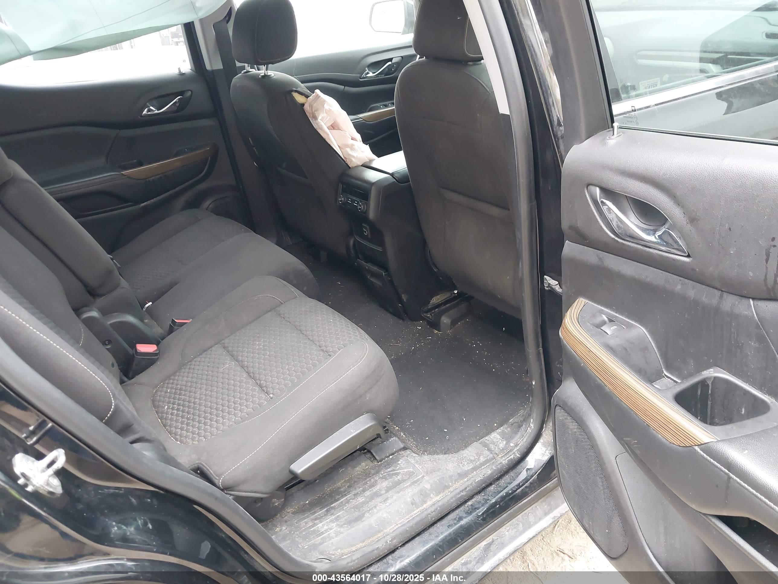 GMC ACADIA image 8