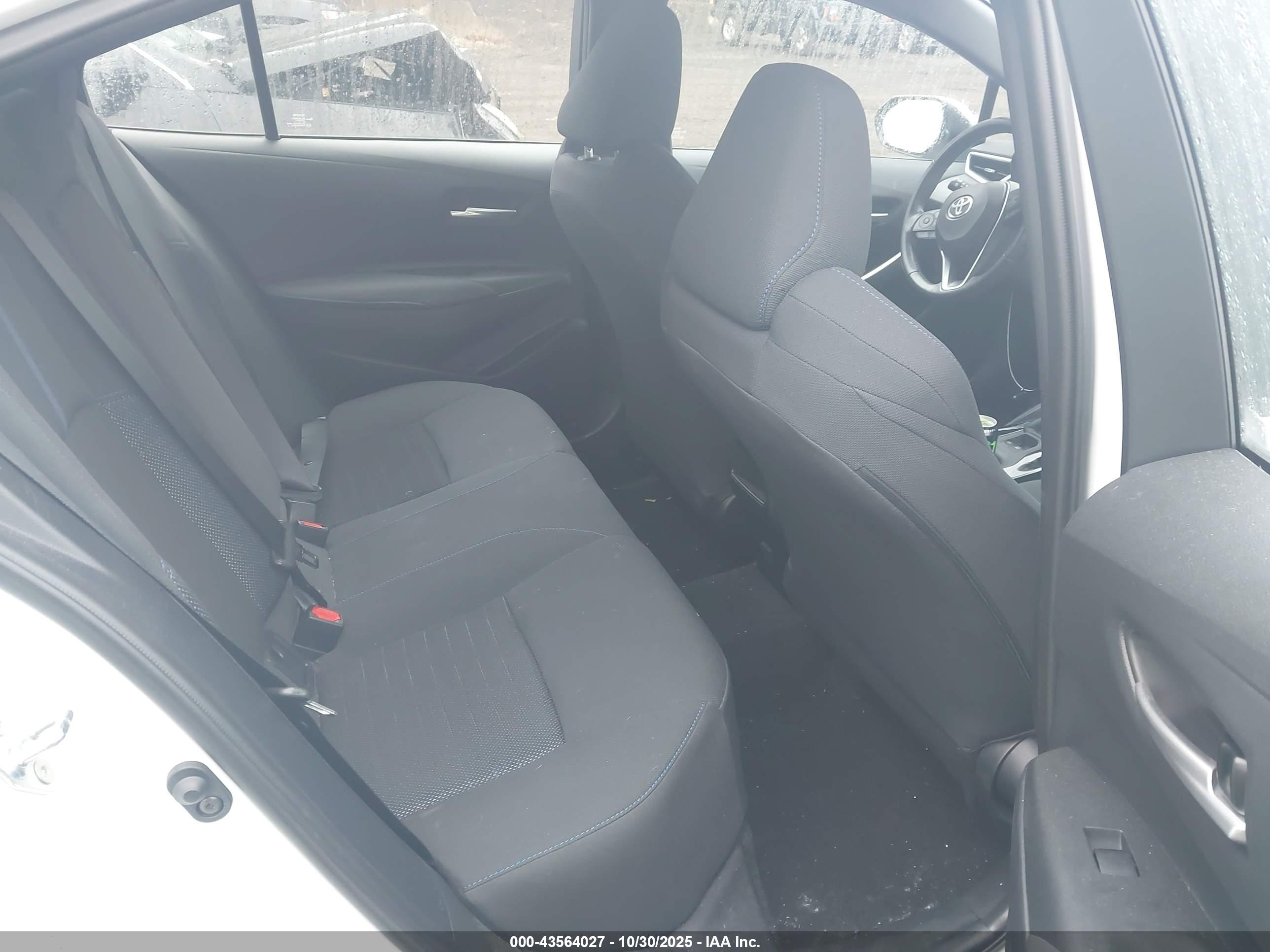 TOYOTA COROLLA image 8