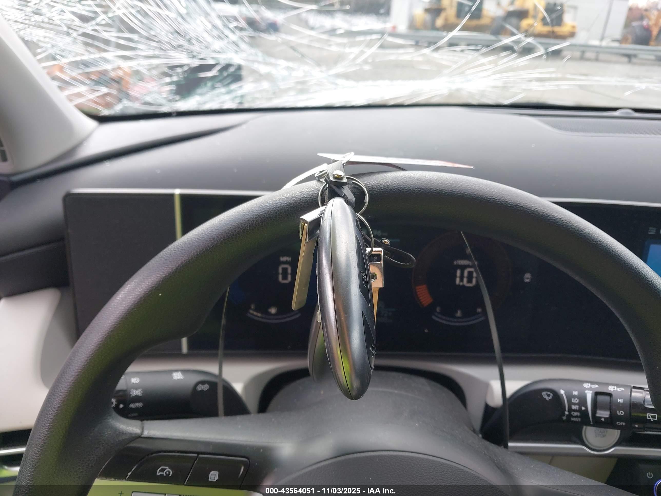 HYUNDAI TUCSON image 11