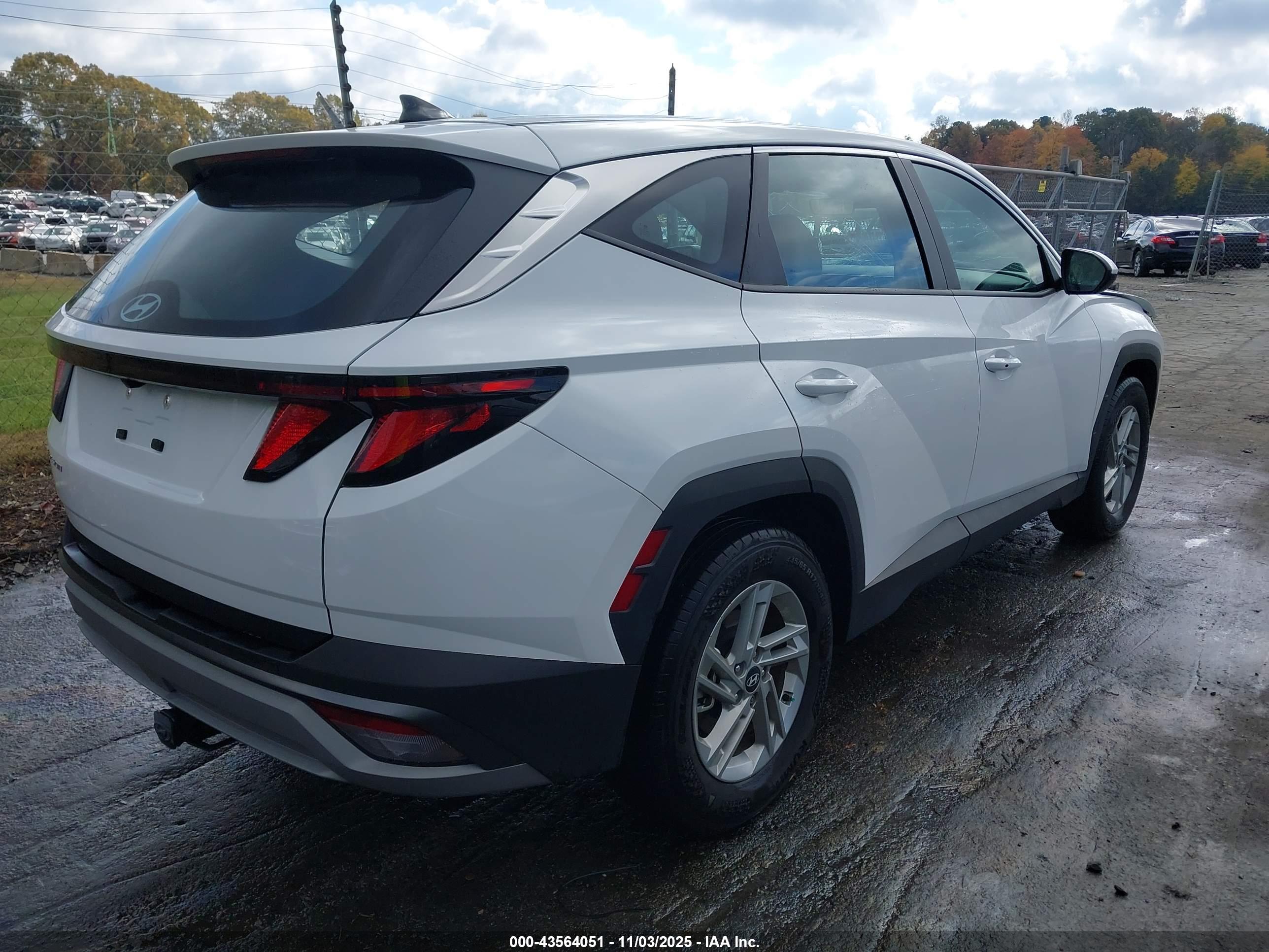 HYUNDAI TUCSON image 4