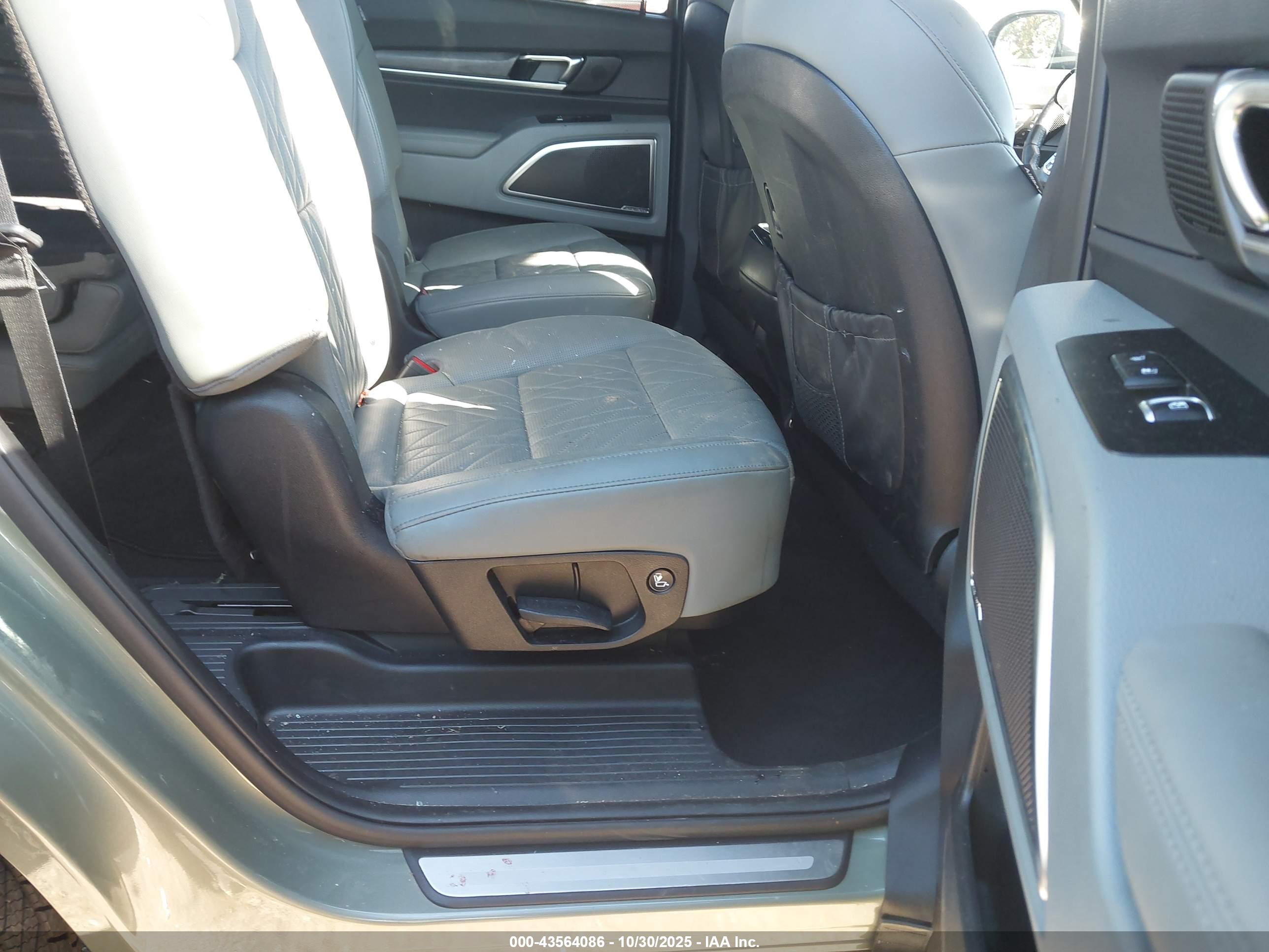 KIA TELLURIDE image 8