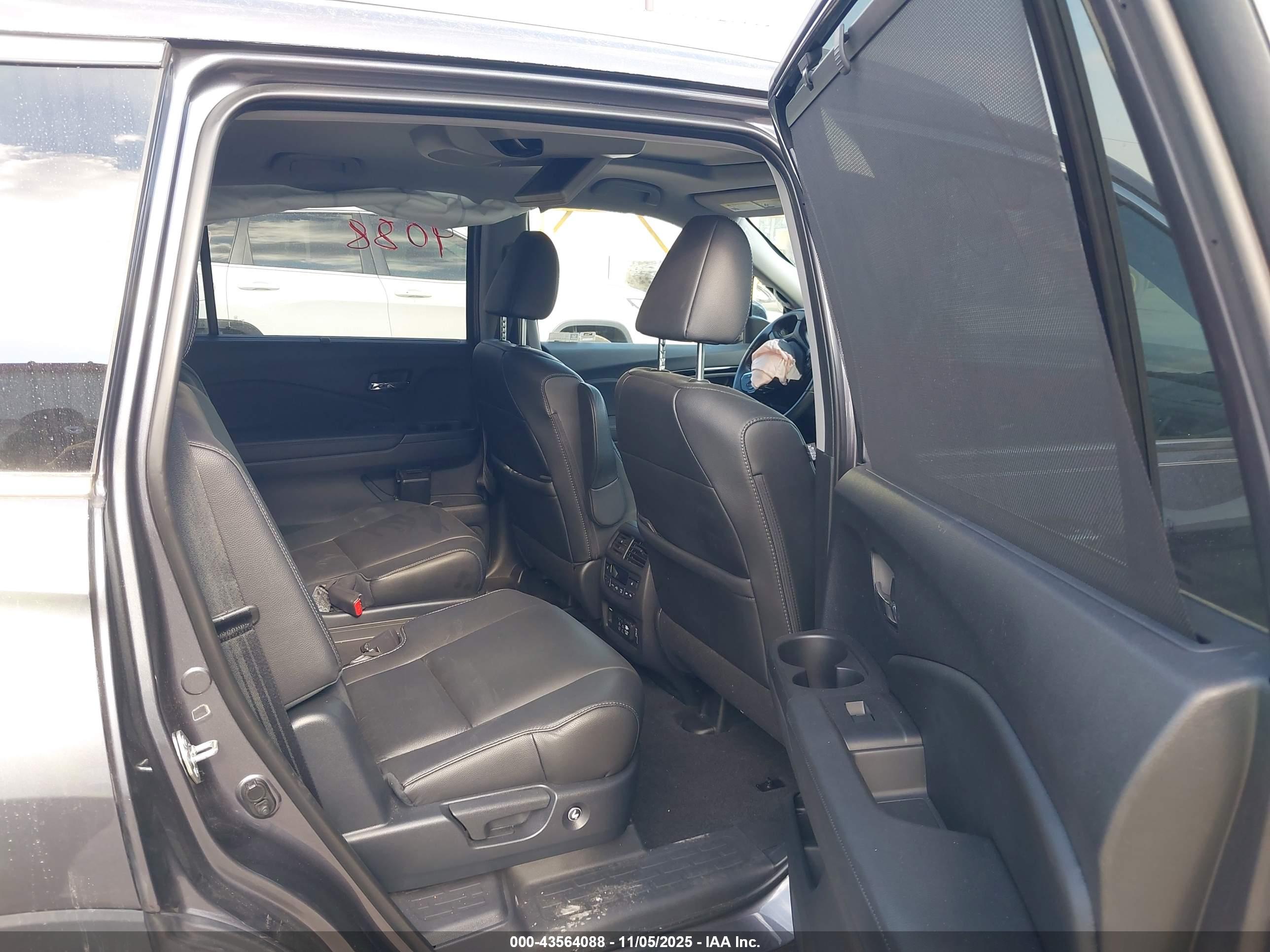 HONDA PILOT image 8