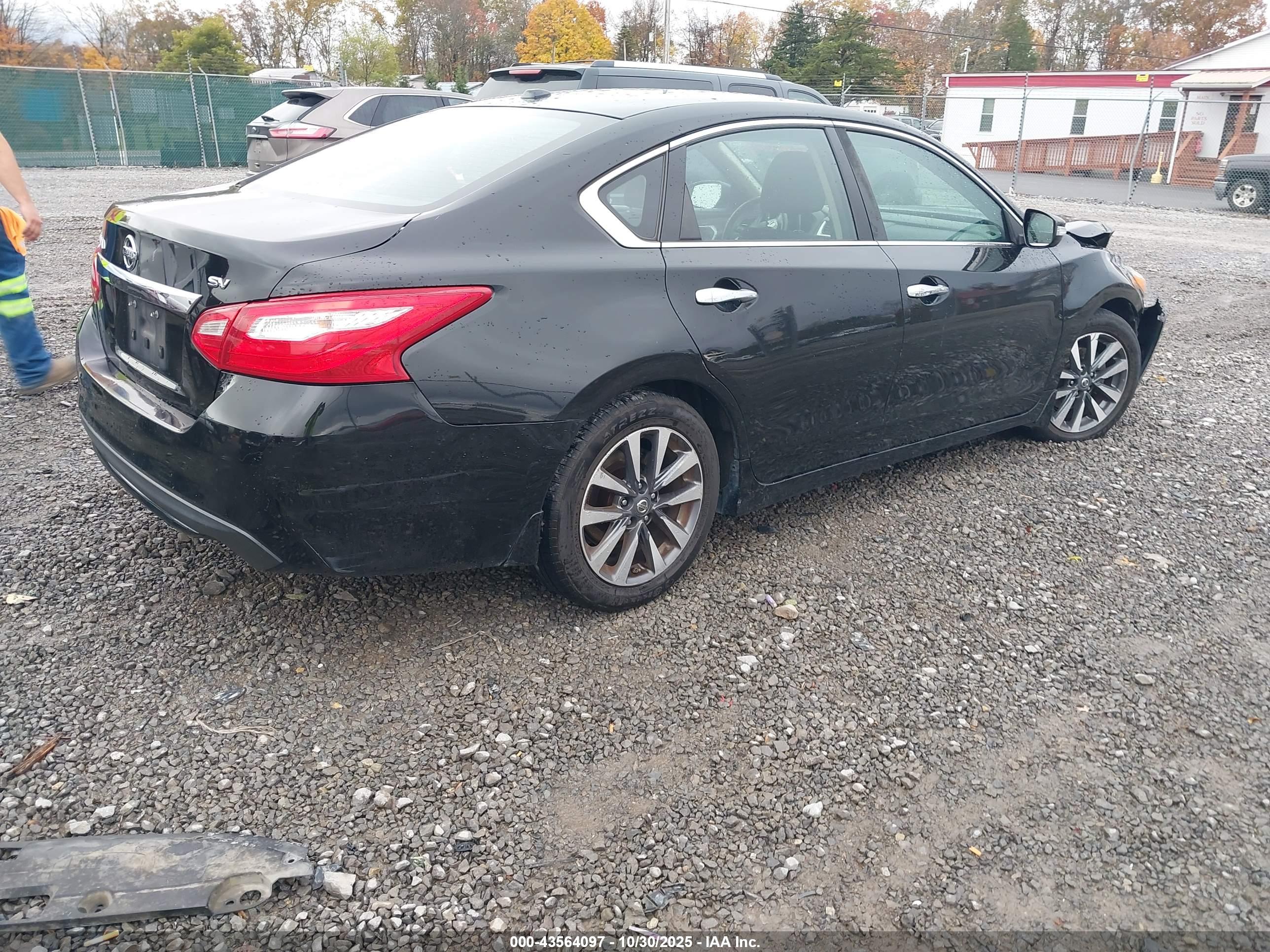 NISSAN ALTIMA image 4