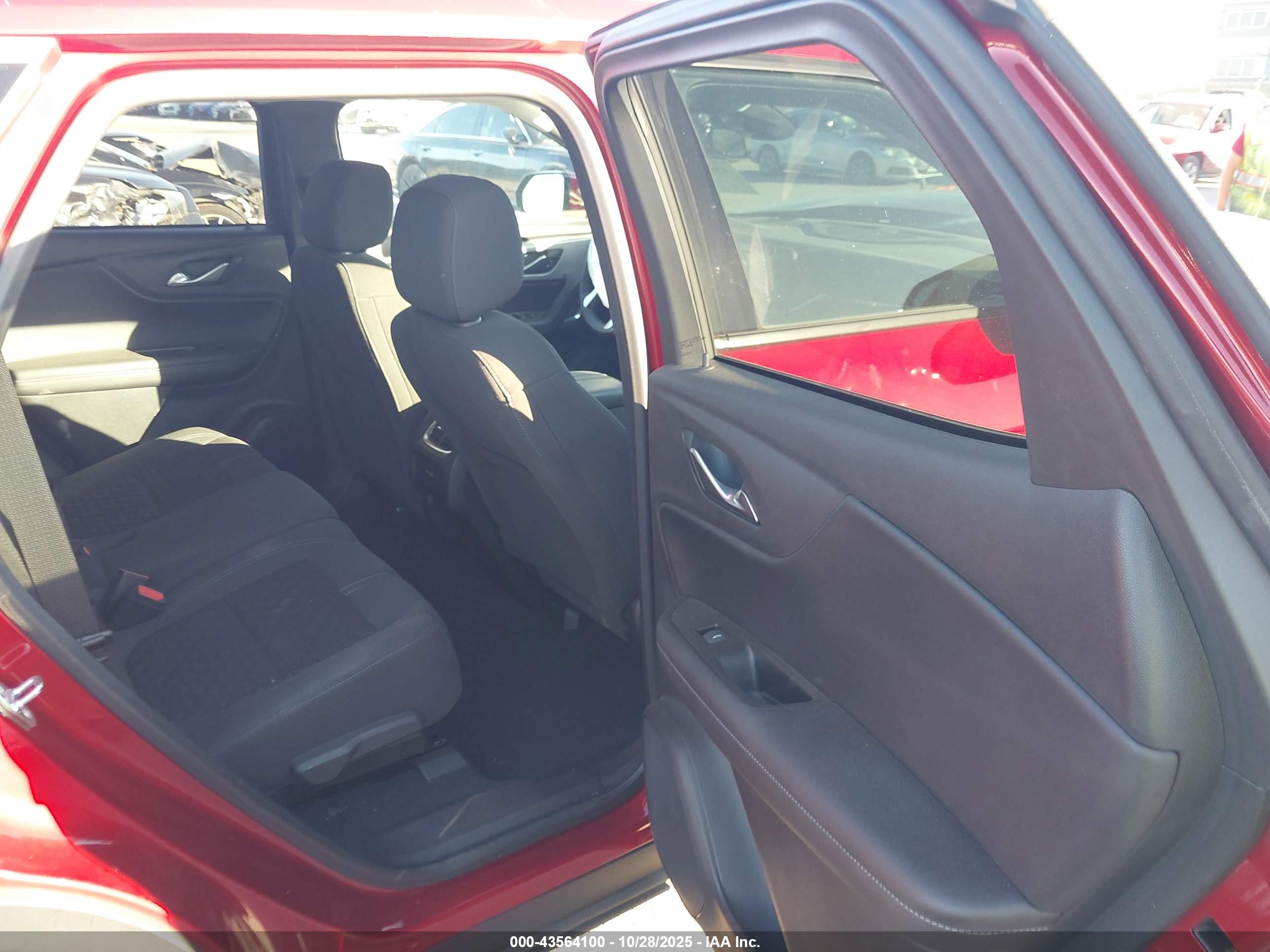 CHEVROLET BLAZER image 8