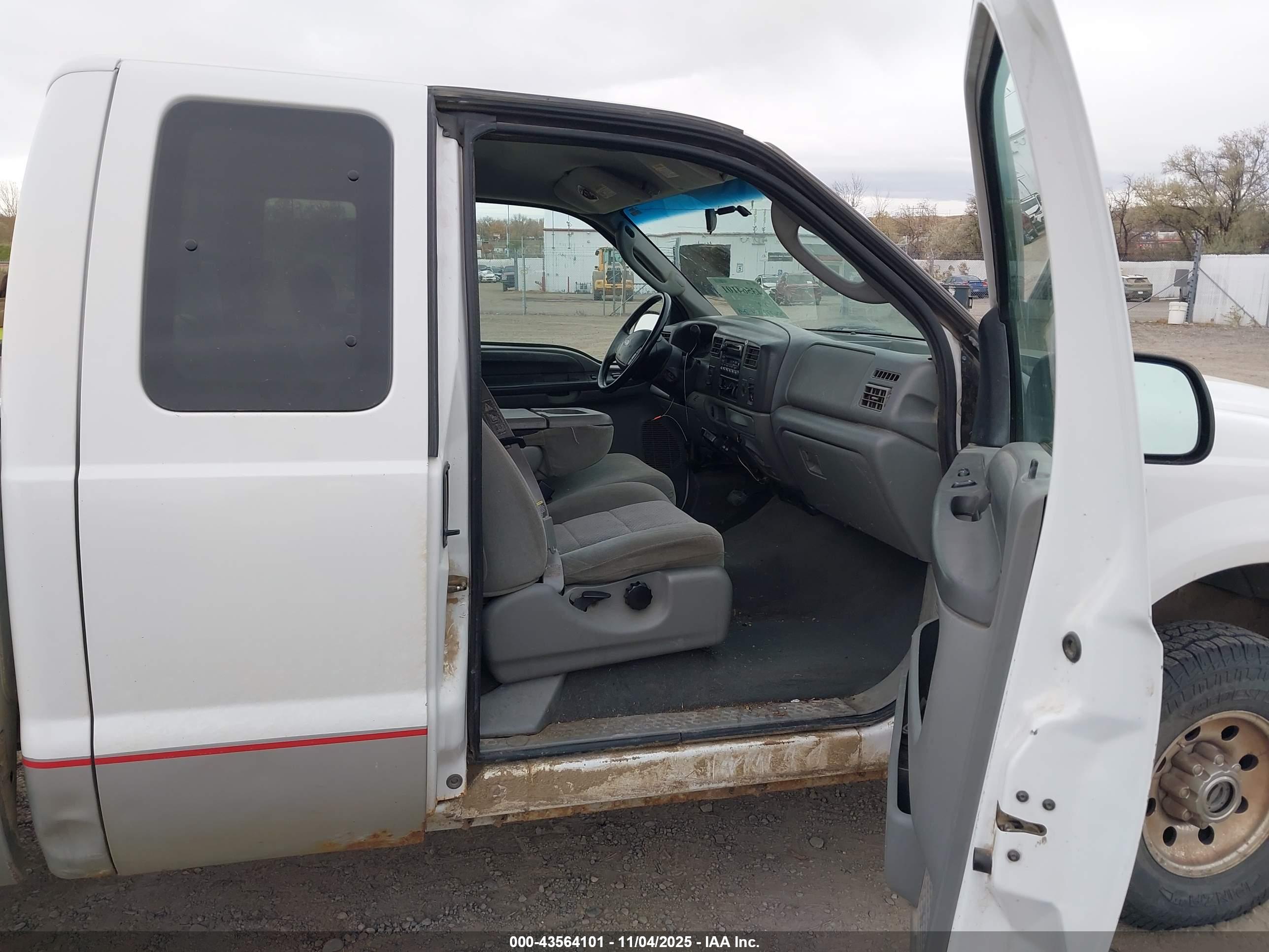 FORD F-350 image 5