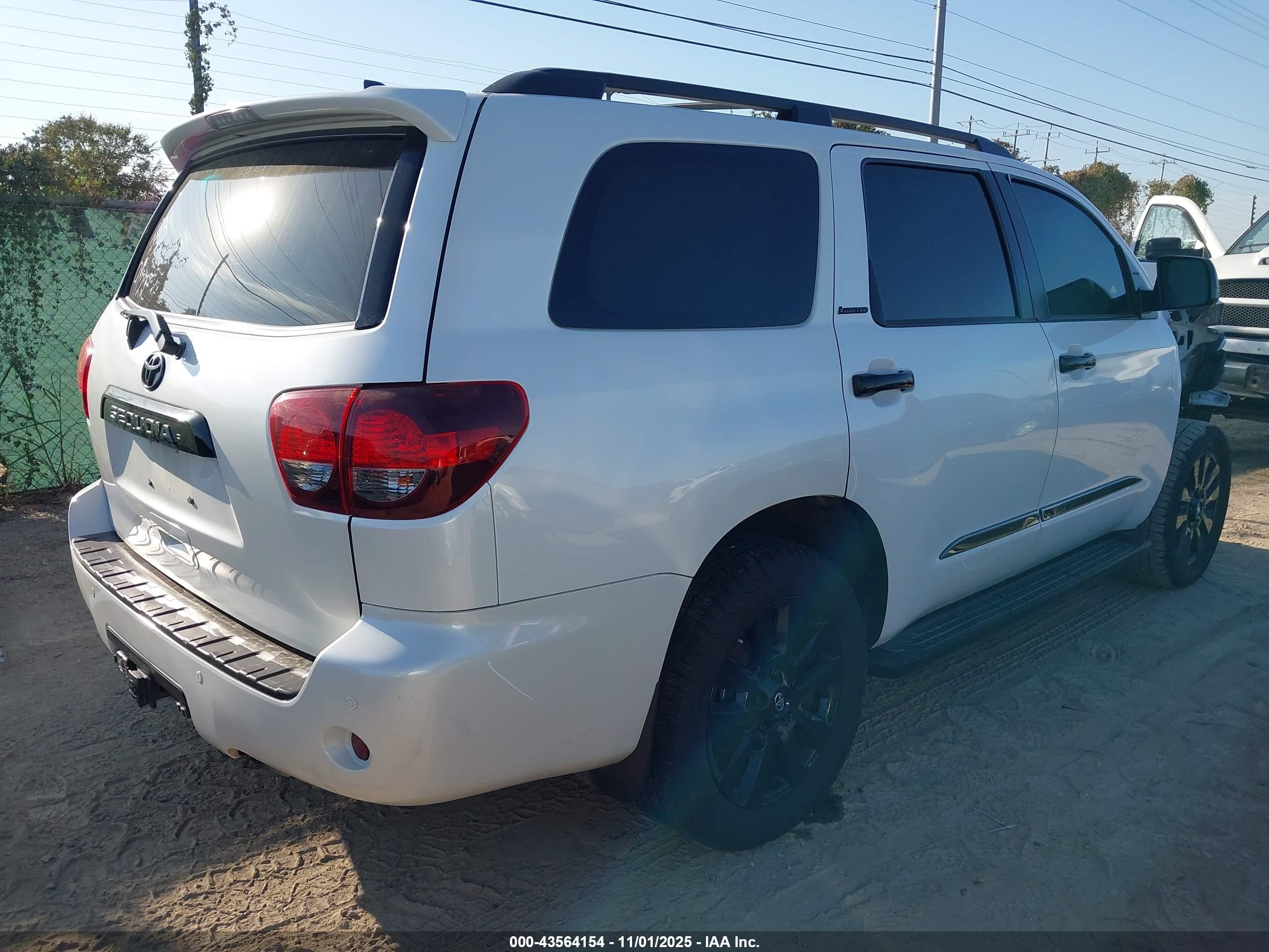 TOYOTA SEQUOIA image 4