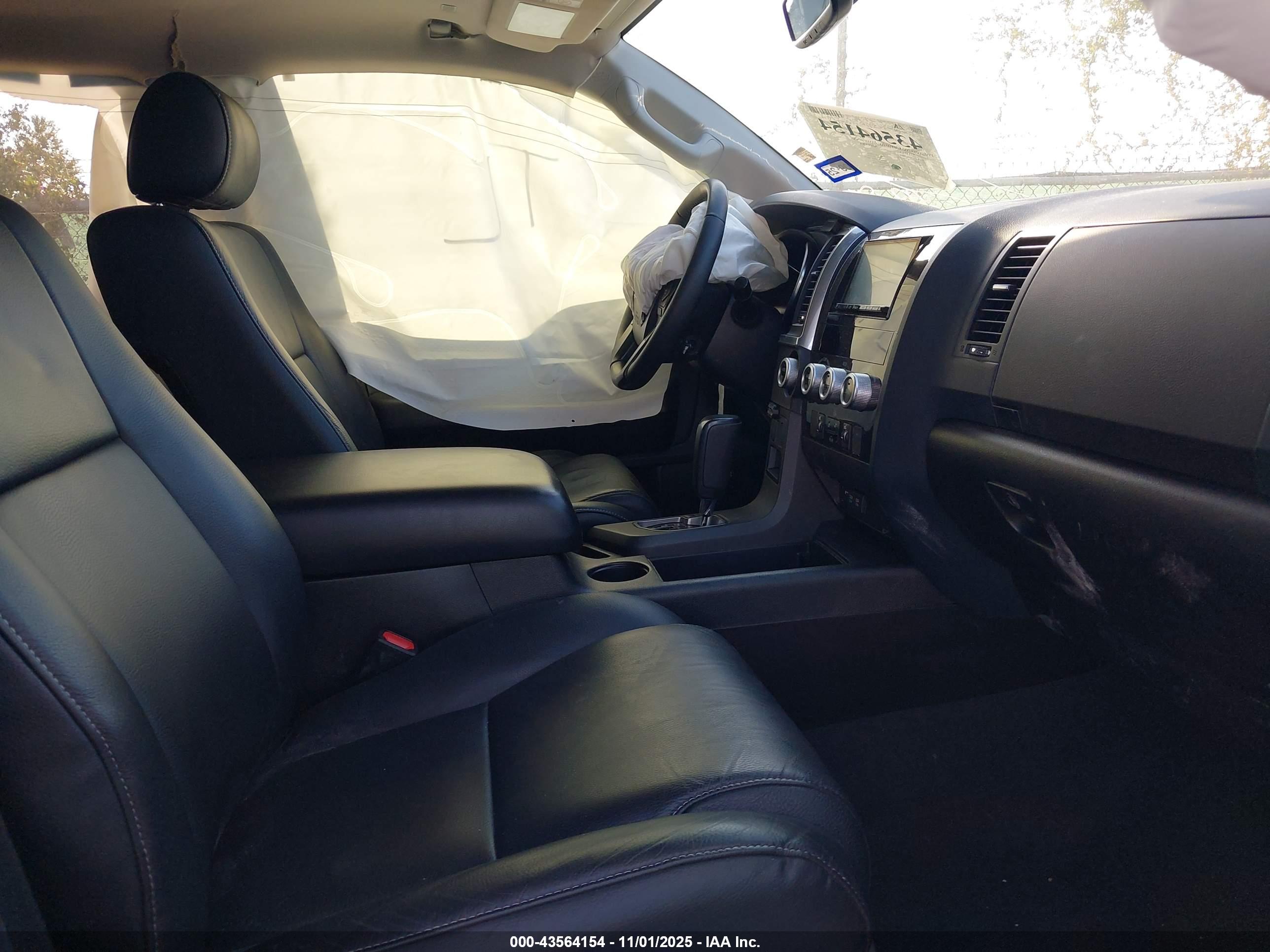 TOYOTA SEQUOIA image 5