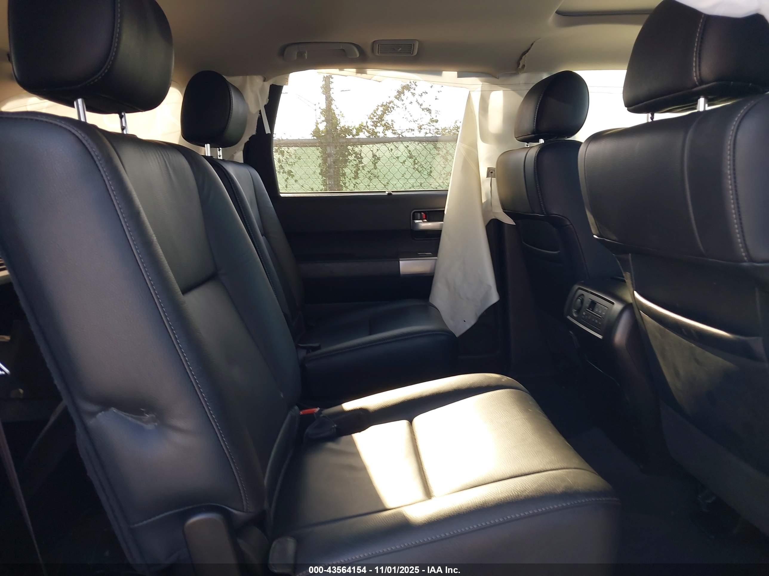 TOYOTA SEQUOIA image 8