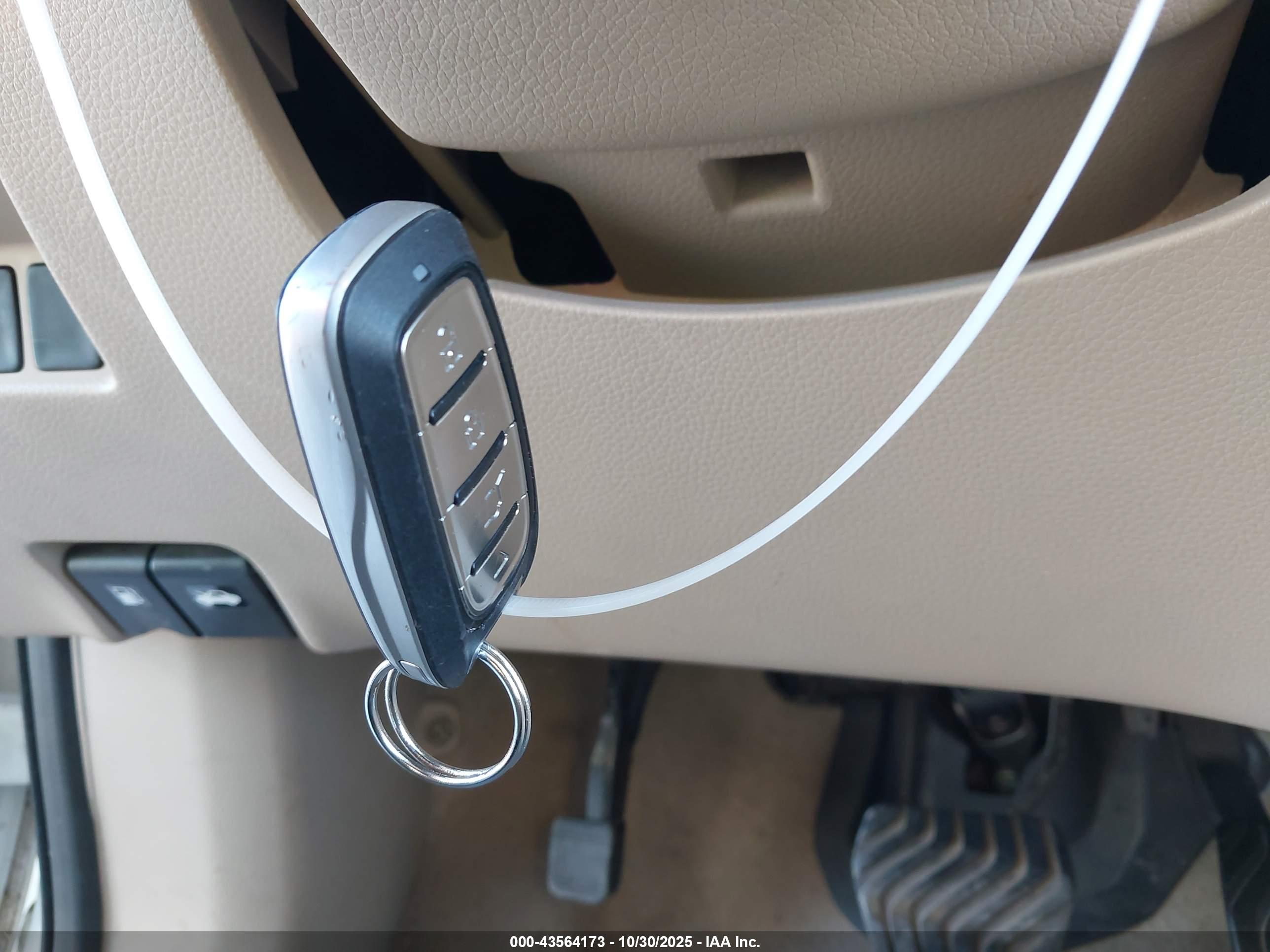 NISSAN ROGUE image 11