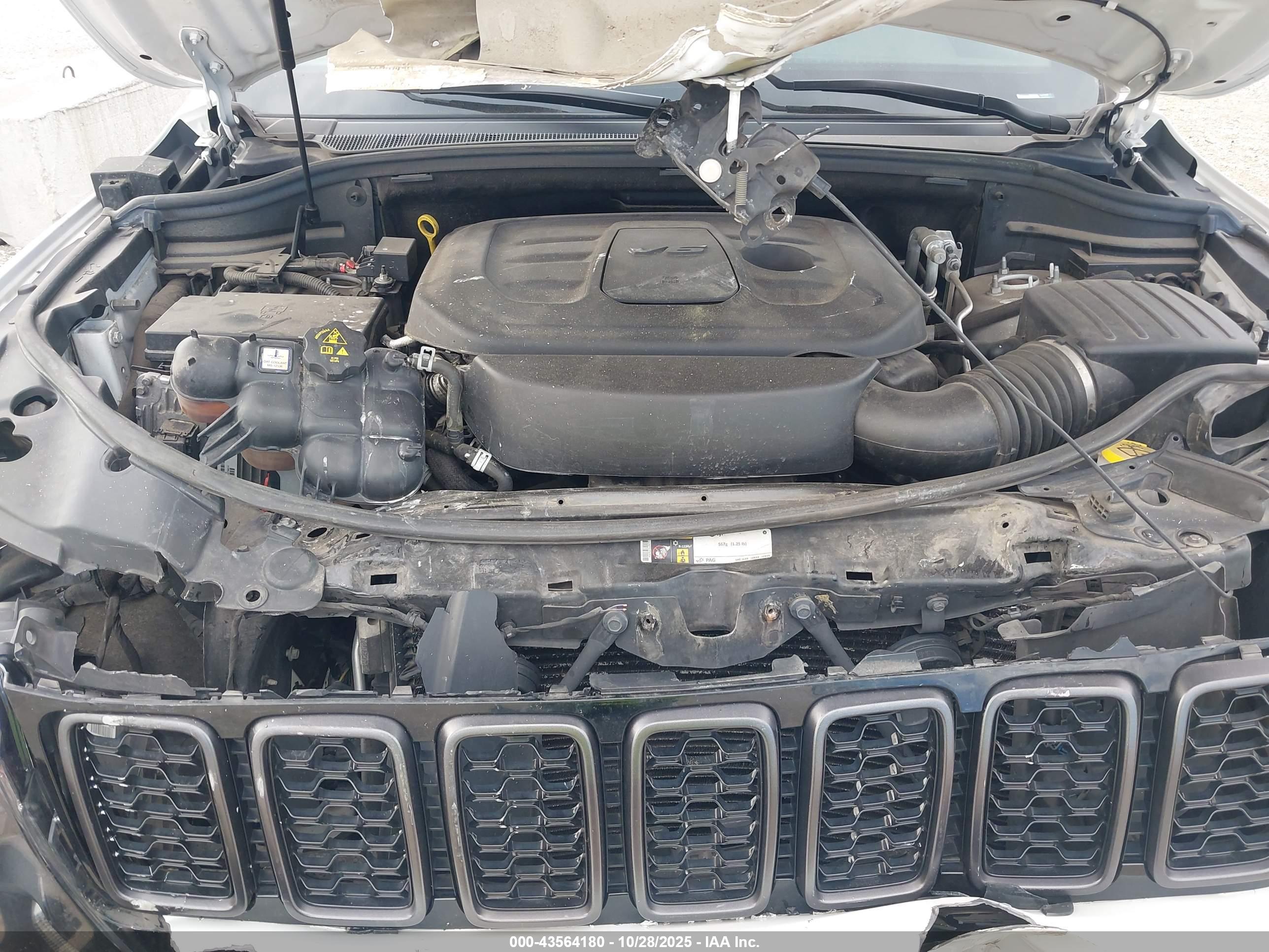 JEEP GRAND image 10