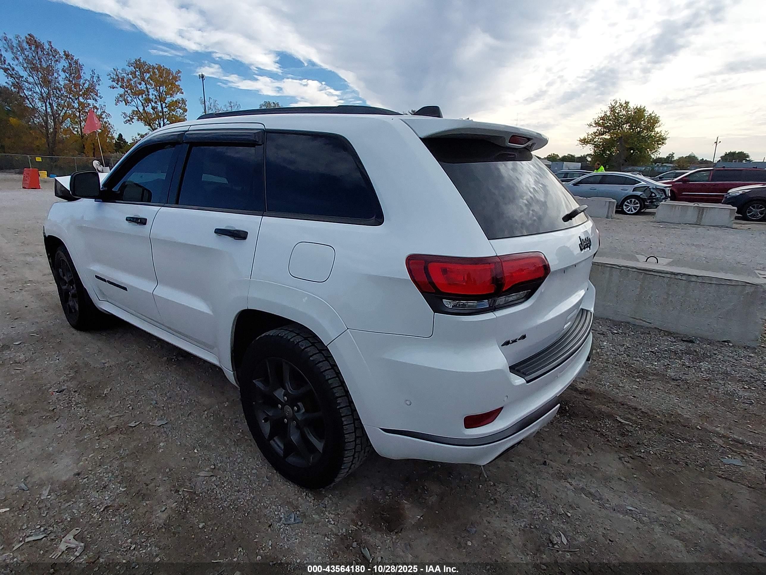 JEEP GRAND image 3