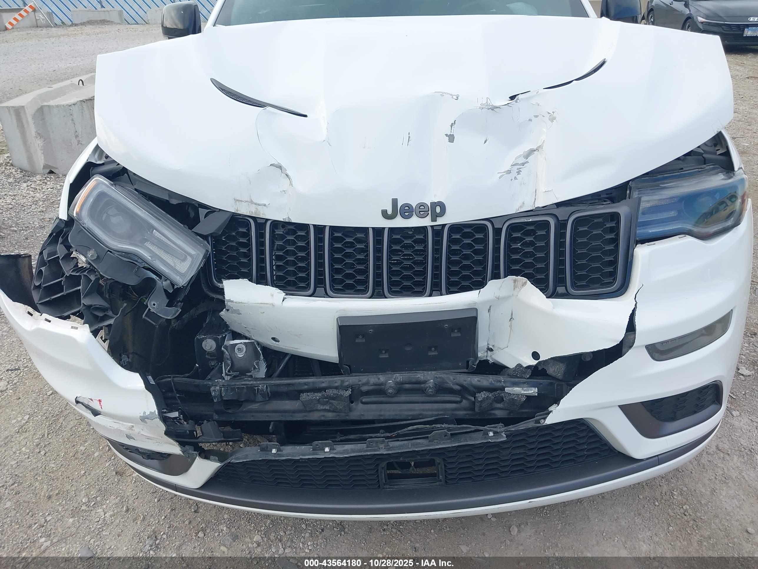 JEEP GRAND image 6