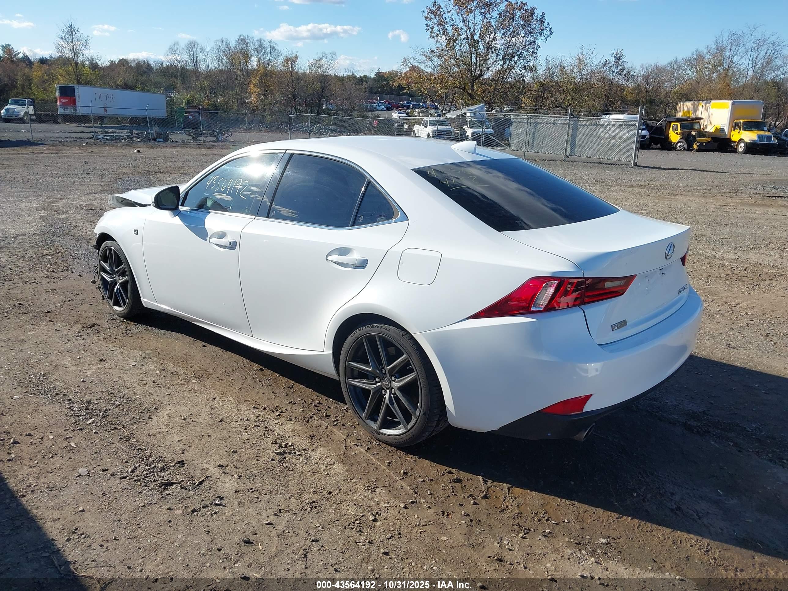 LEXUS IS image 3