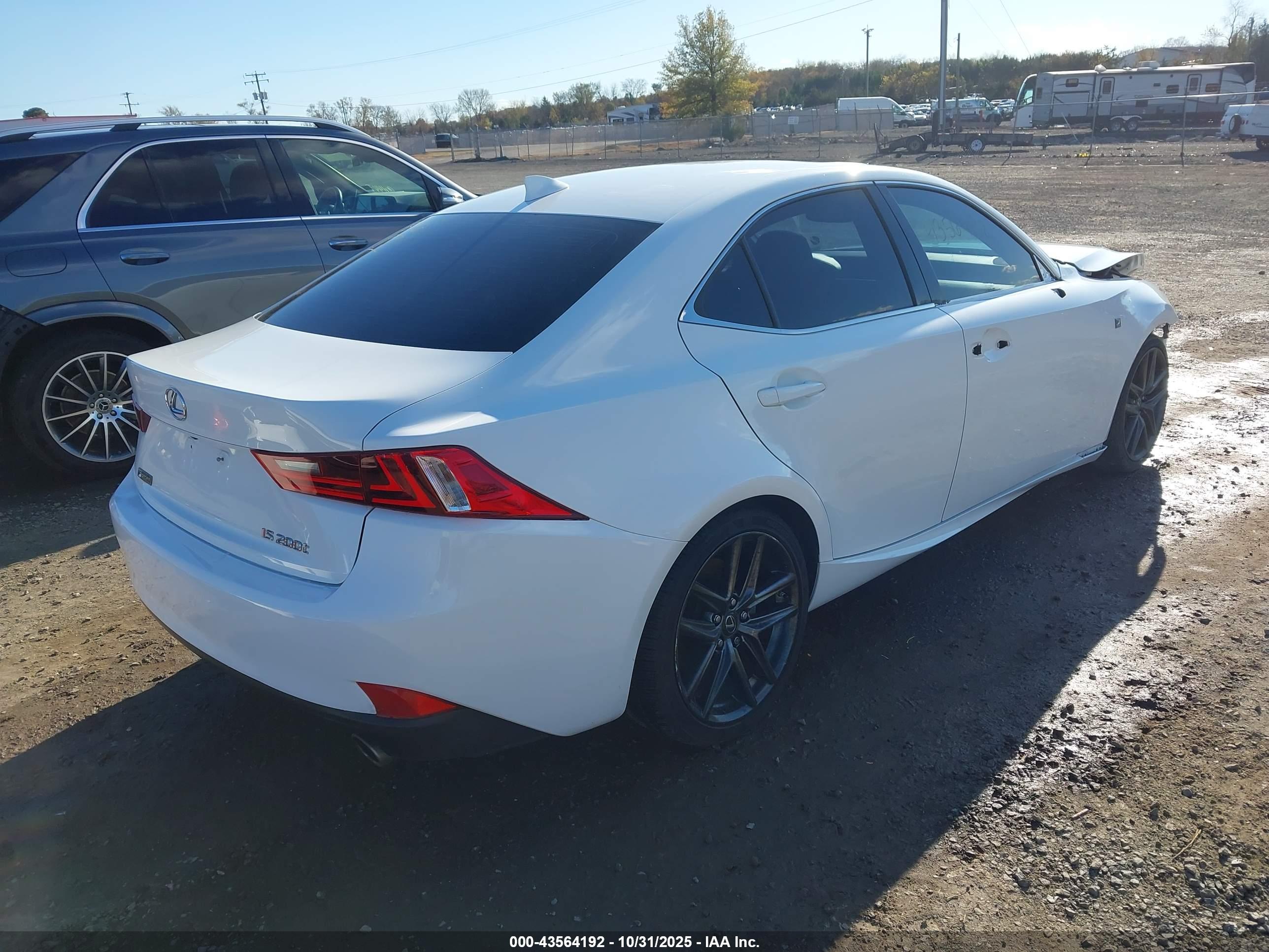 LEXUS IS image 4